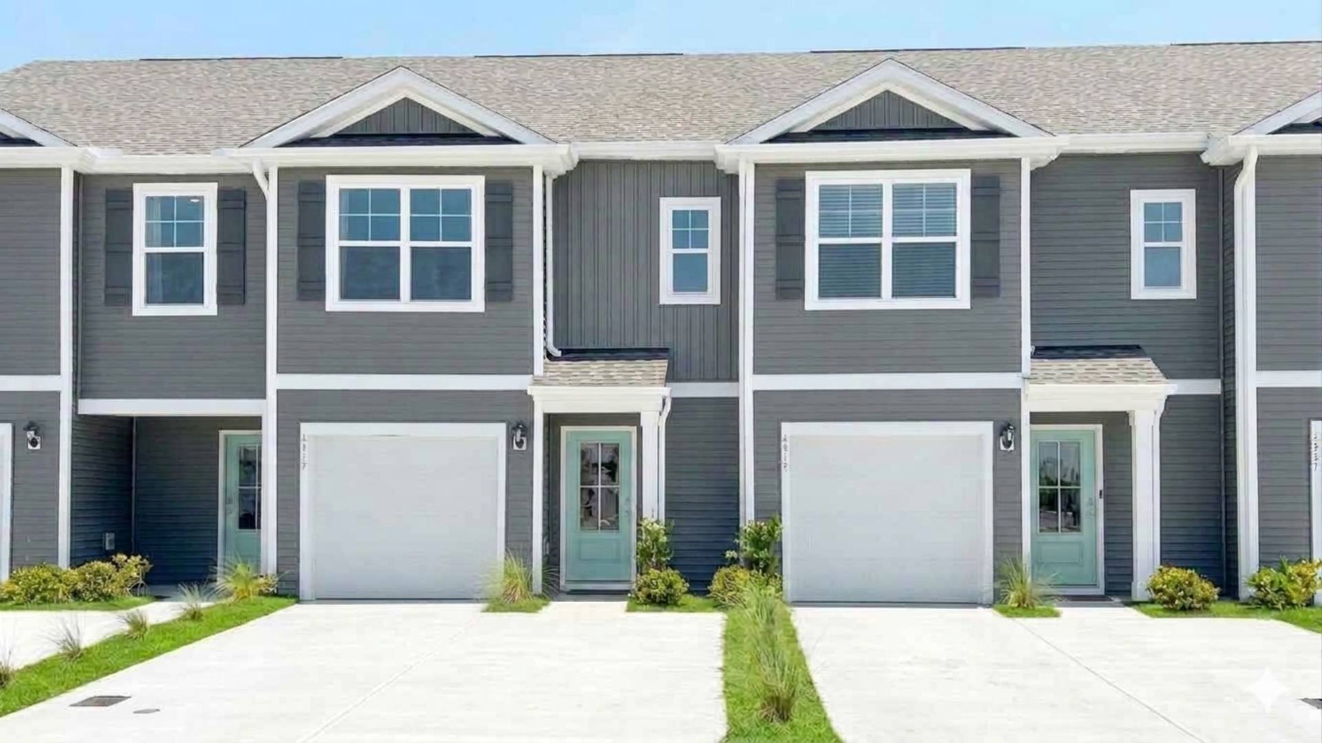 The Willows at Blake Farm in Wilmington, North Carolina. The Pearson is a 3 bedroom, 2.5 bath, 1,418 square feet, two-story floor plan with a single-car garage.