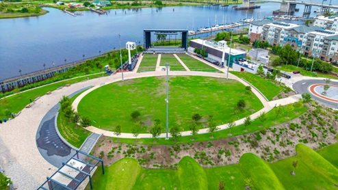 Wilmington is a port city in North Carolina. It’s known as a gateway to Cape Fear Coast beaches like Wrightsville, with its strong surf, and Carolina, with its long boardwalk. Part of downtown’s Historic District, the Riverwalk is lined with restaurants, galleries and shops. It runs along the Cape Fear River, where the Battleship North Carolina is moored.