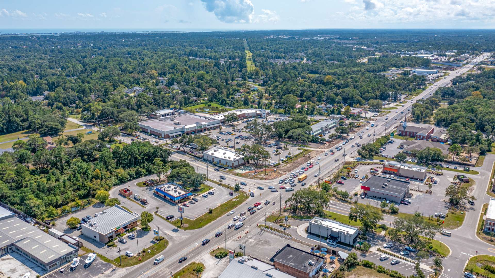 Blake Farm is conveniently located near Highway 17 and I40, offering easy access to downtown Wilmington, Raleigh, Porters Neck, and Hampstead. Residents can quickly reach Porters Neck shopping, Mayfaire, grocery stores, and hospitals within a short drive.