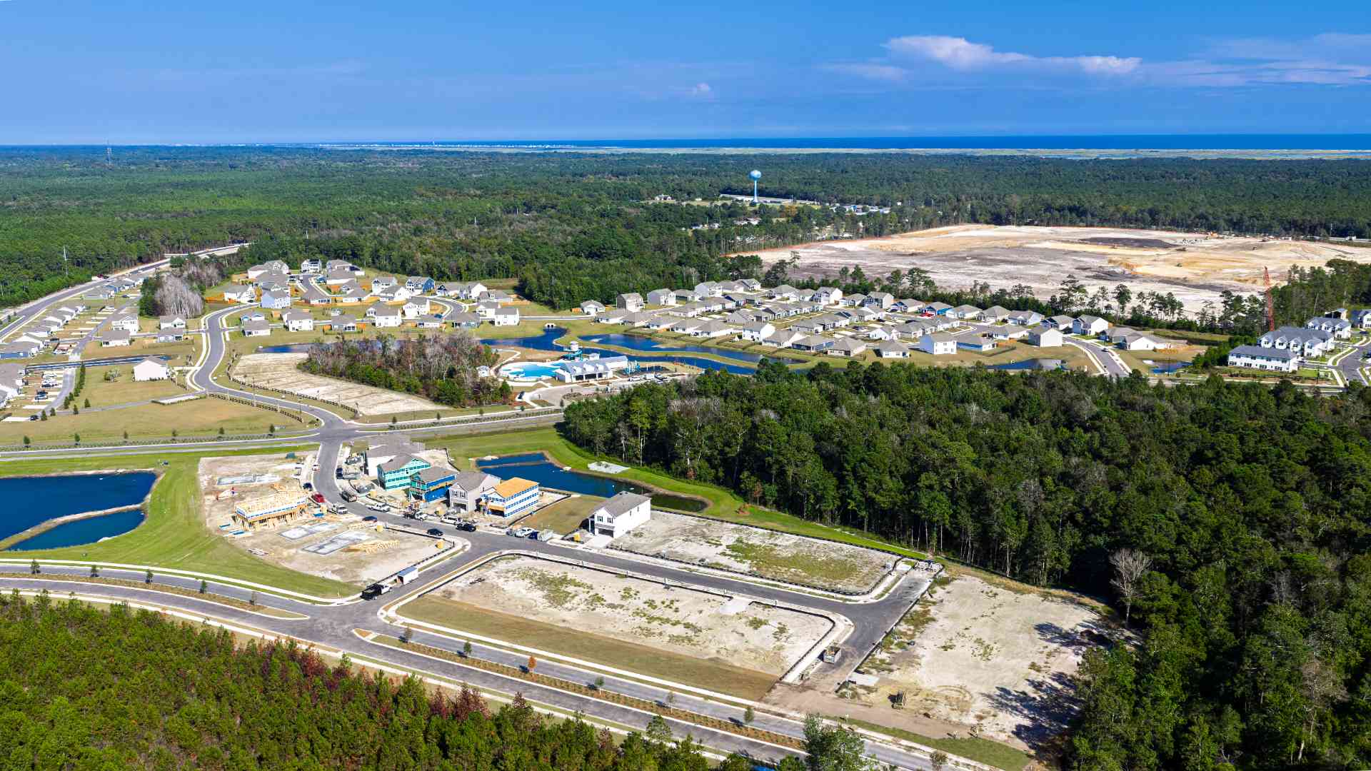 Blake Farm is conveniently located near Highway 17 and I40, offering easy access to downtown Wilmington, Raleigh, Porters Neck, and Hampstead. Residents can quickly reach Porters Neck shopping, Mayfaire, grocery stores, and hospitals within a short drive.