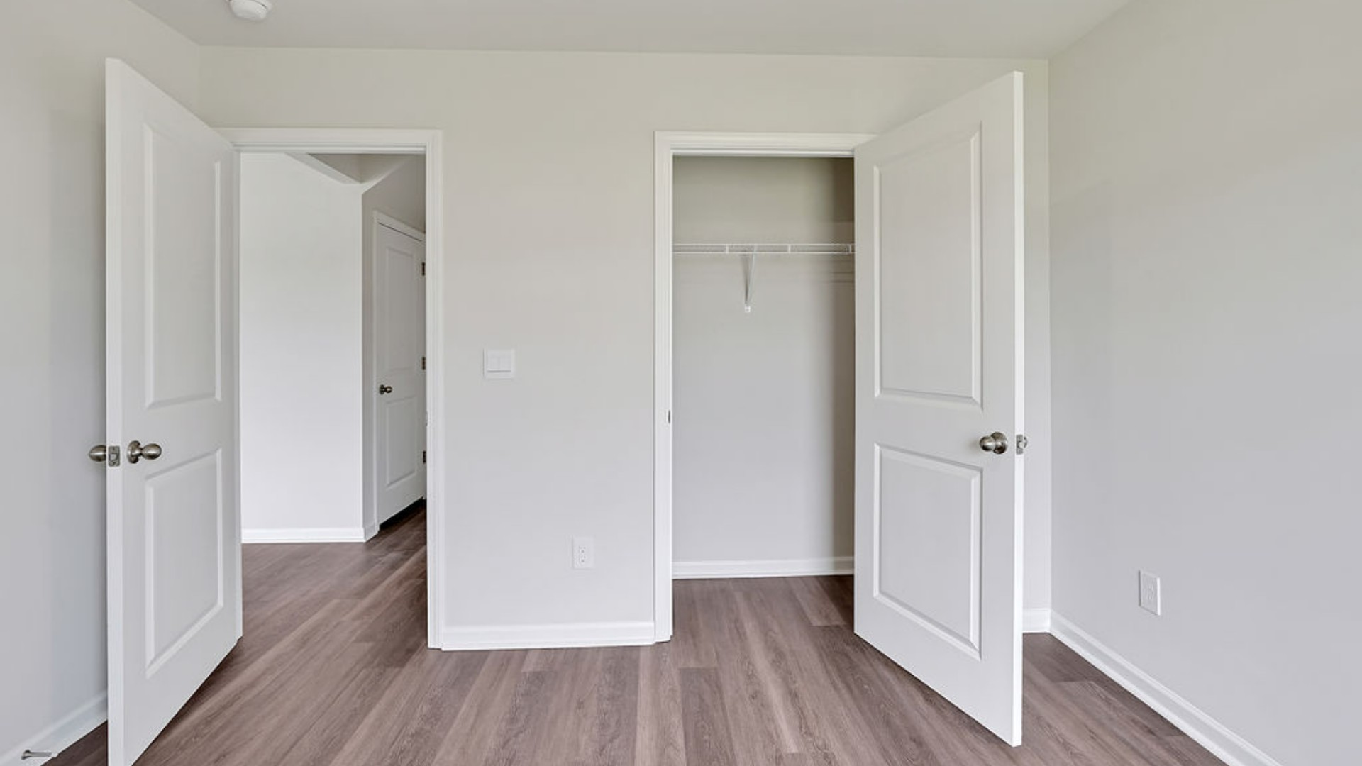 The Hayden Floorplan offers 2,511 square feet with 5 bedrooms, 3 full bathrooms. New Homes in Jacksonville NC. Smart Home Technology