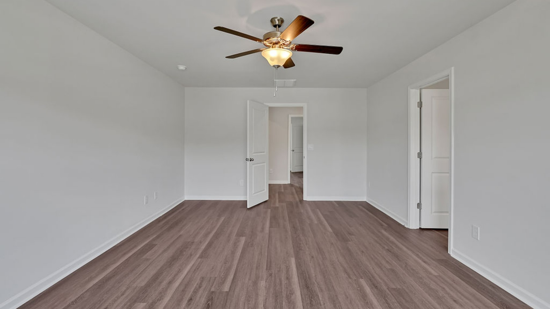 The Hayden Floorplan offers 2,511 square feet with 5 bedrooms, 3 full bathrooms. New Homes in Jacksonville NC. Smart Home Technology