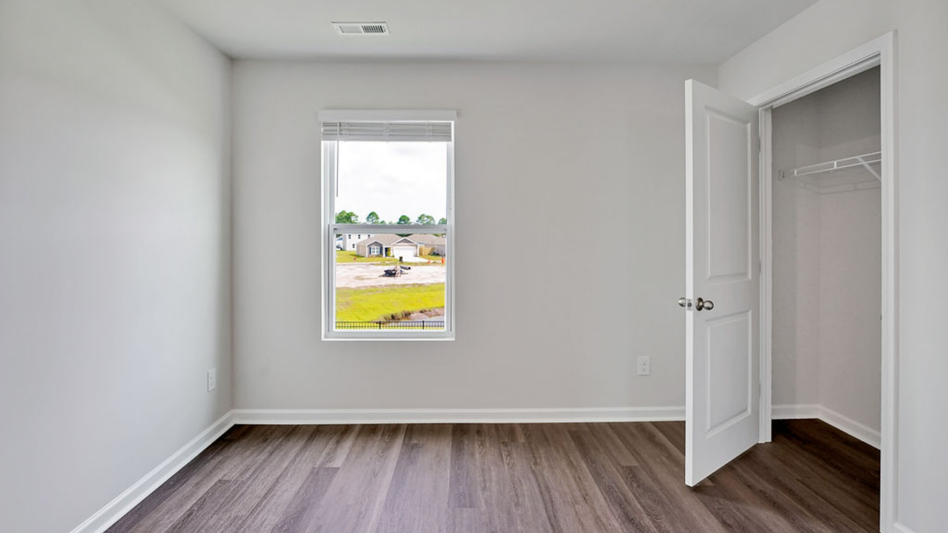 The Hayden Floorplan offers 2,511 square feet with 5 bedrooms, 3 full bathrooms. New Homes in Jacksonville NC. Smart Home Technology