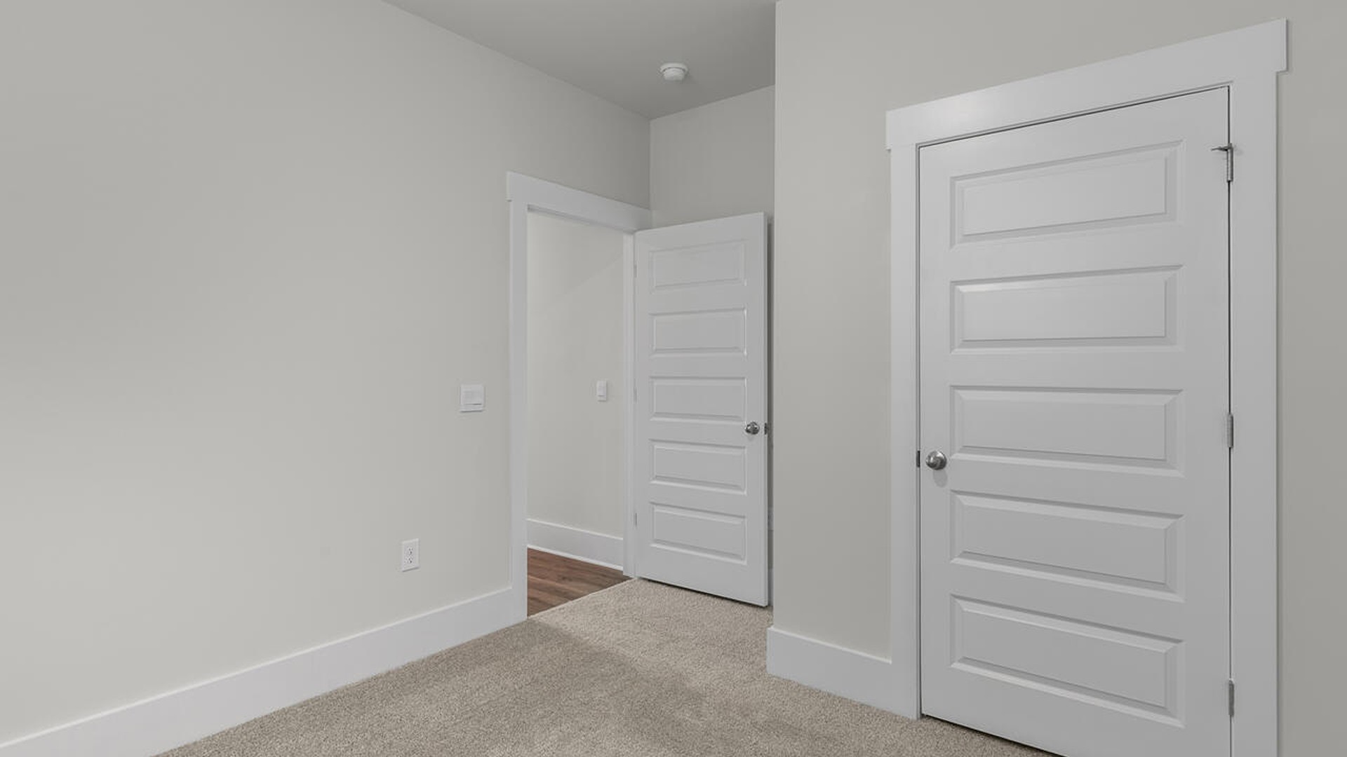 Also, enjoy a split bedroom layout with the remaining two bedrooms can be found towards the front of the home. In every bedroom you’ll have carpeted floors and a closet in each room.