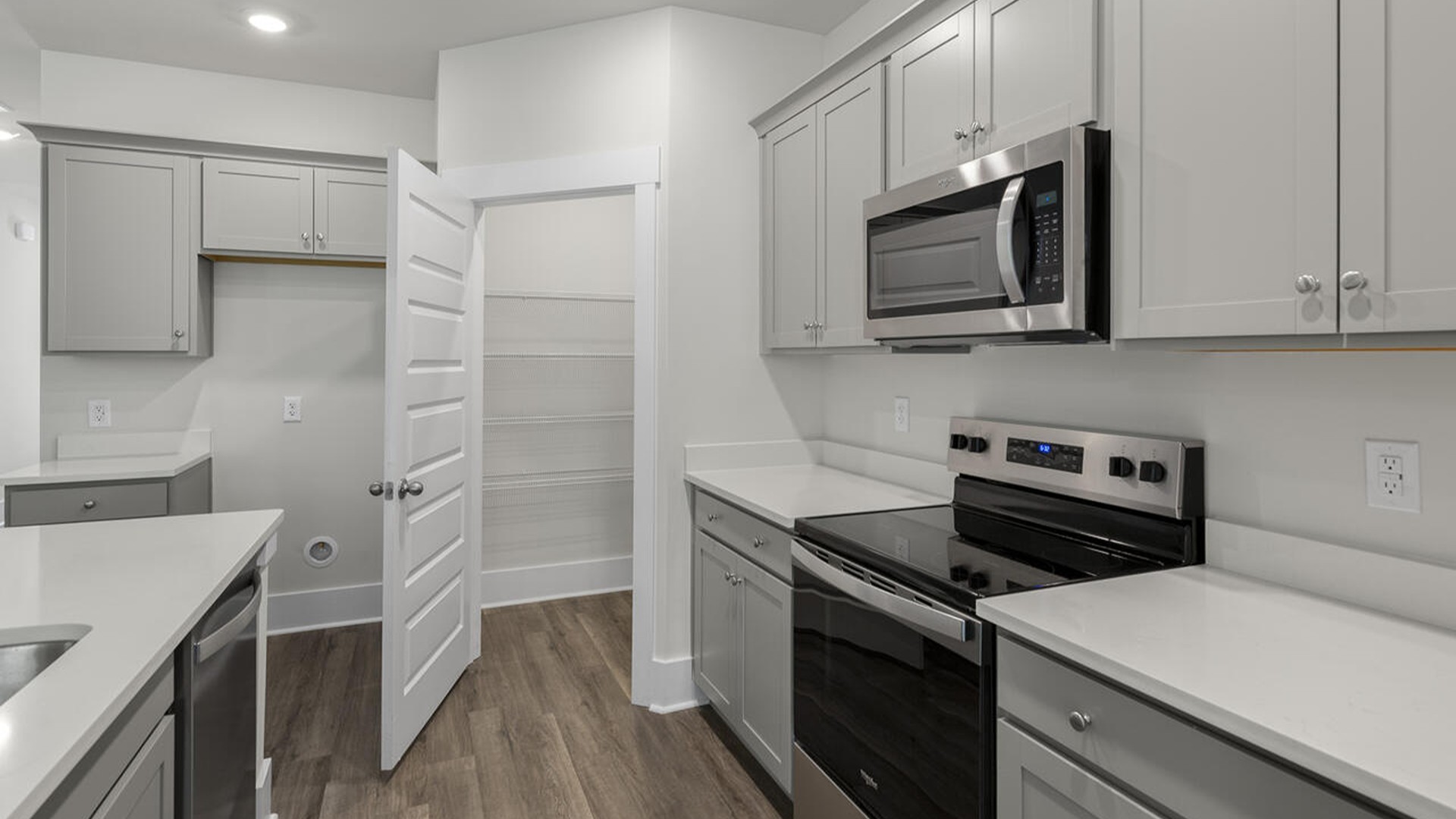 The Bradford is a versatile plan with an open concept kitchen, living, and dining area! The kitchen comes finished with beautiful granite countertops, stainless steel appliances, single-bowl sink and tile backsplash.
