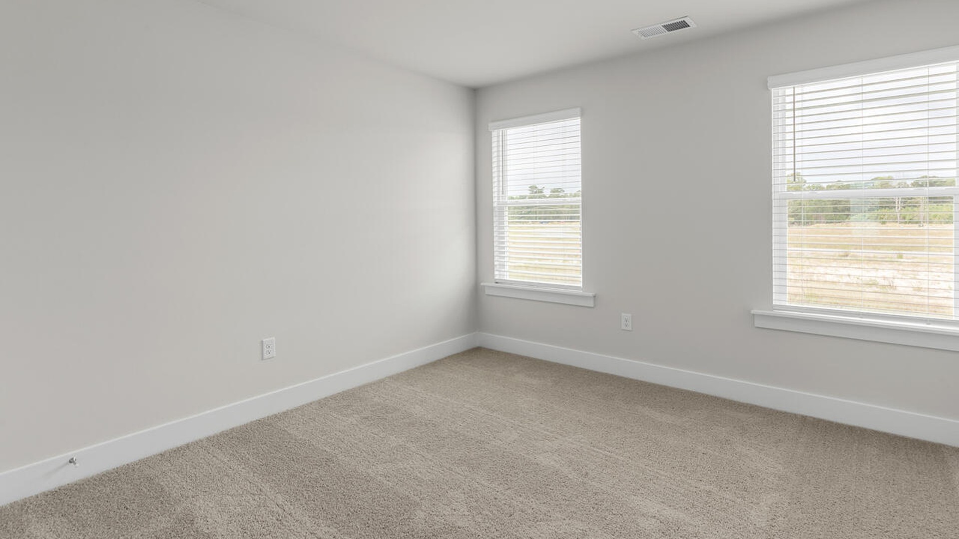 Ascending to the second floor, you'll find a luxurious primary retreat with a generous walk-in closet, a conveniently located laundry room, and a versatile bonus room suitable for various purposes.