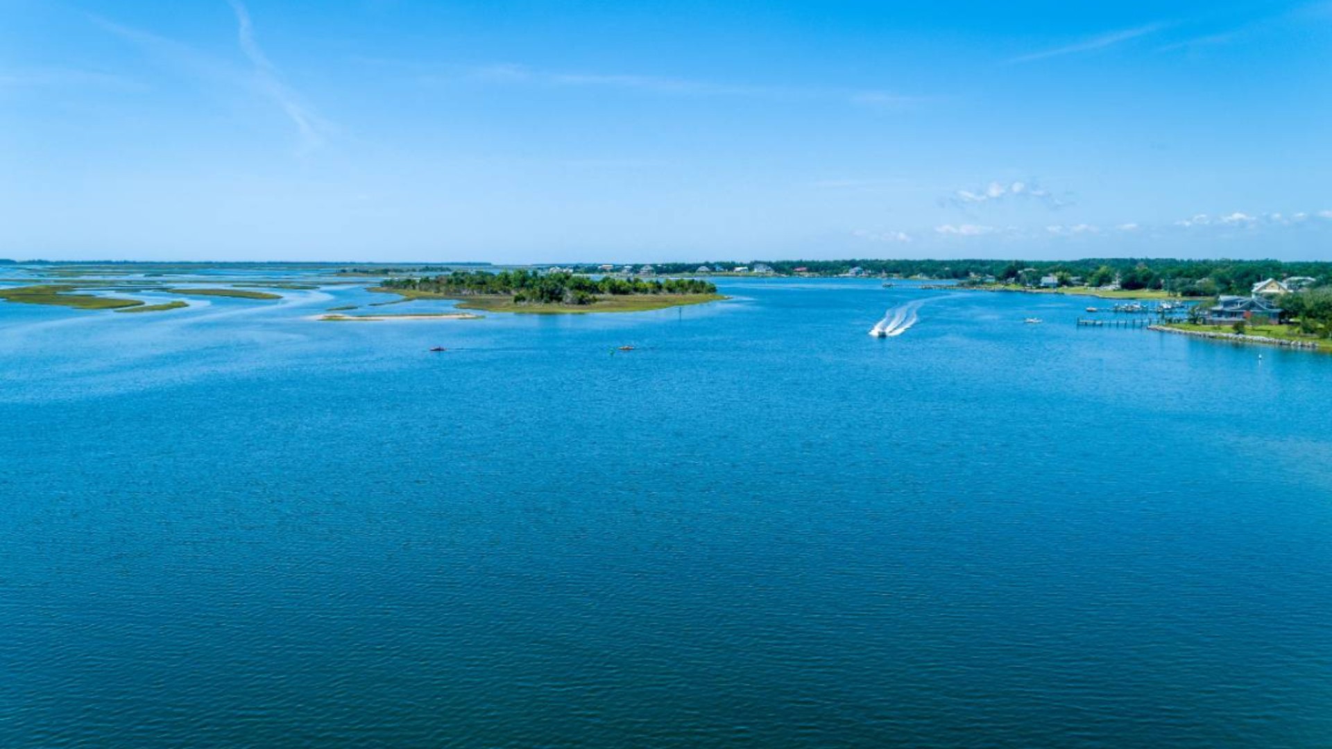 Situated just off 24 South towards Swansboro, this community offers easy access to major roadways and is conveniently located near restaurants, grocery stores, and other amenities. Additionally, Emerald Isle Beach is just a short drive away, providing even more options for beaches, dining and entertainment.