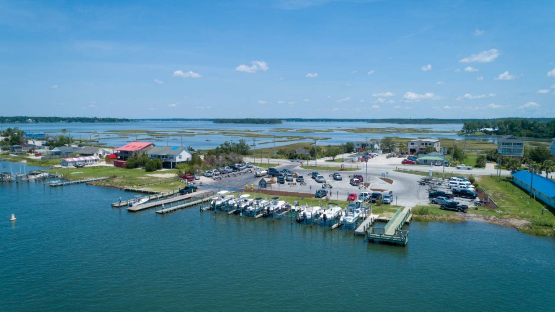 Situated just off 24 South towards Swansboro, this community offers easy access to major roadways and is conveniently located near restaurants, grocery stores, and other amenities. Additionally, Emerald Isle Beach is just a short drive away, providing even more options for beaches, dining and entertainment.