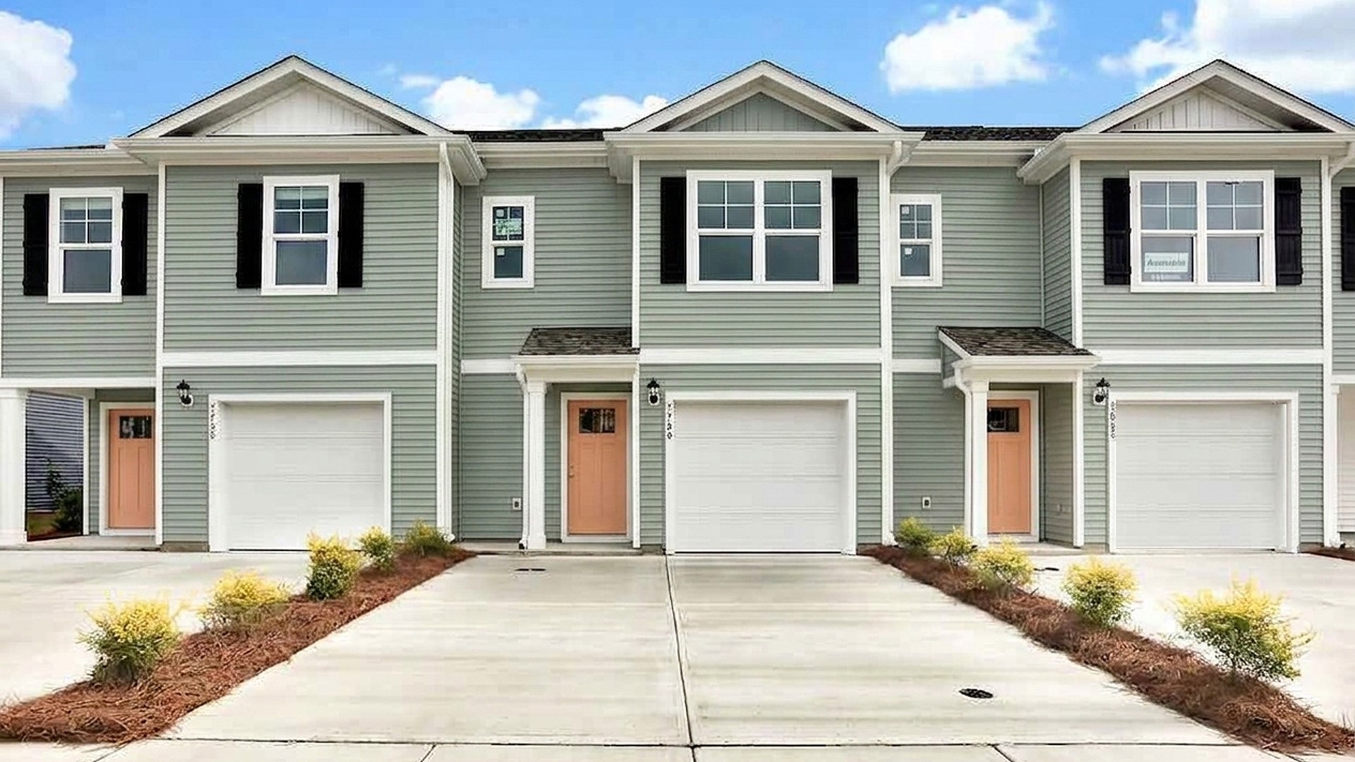 The Pearson townhome is one of our two-story floorplans featured in our Villages at Cedar Hill Landing community in Navassa, North Carolina. Inside this 3 bedroom, 2.5 bath, you'll find 1,418 square feet of living space with a single-car garage.