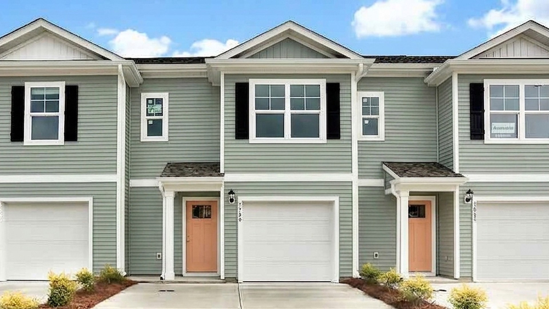 The Pearson townhome is one of our two-story floorplans featured in our Villages at Cedar Hill Landing community in Navassa, North Carolina. Inside this 3 bedroom, 2.5 bath, you'll find 1,418 square feet of living space with a single-car garage.