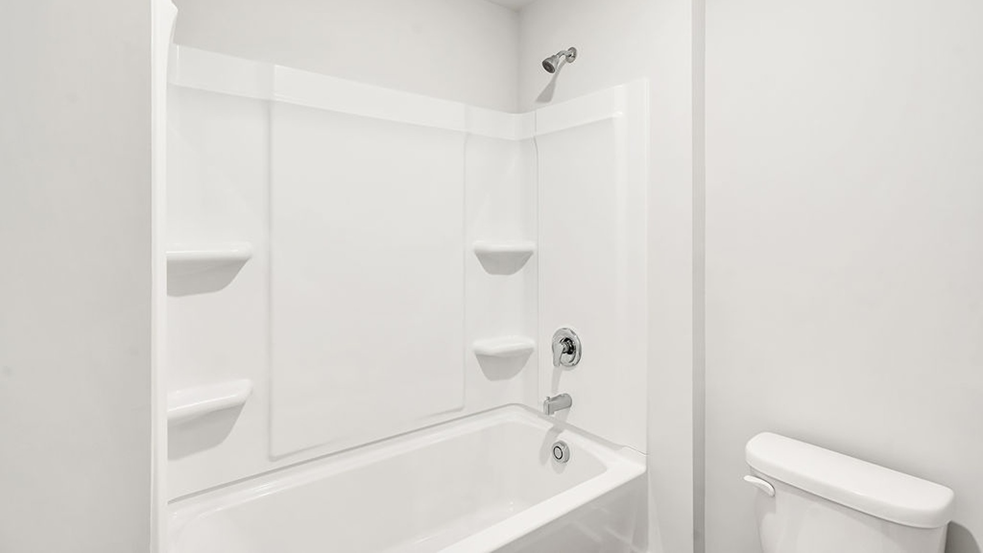Upstairs you will find 3 bedrooms, 1 full bath, a nice size loft and the laundry room. In every bedroom you’ll have carpeted floors and a closet in each room