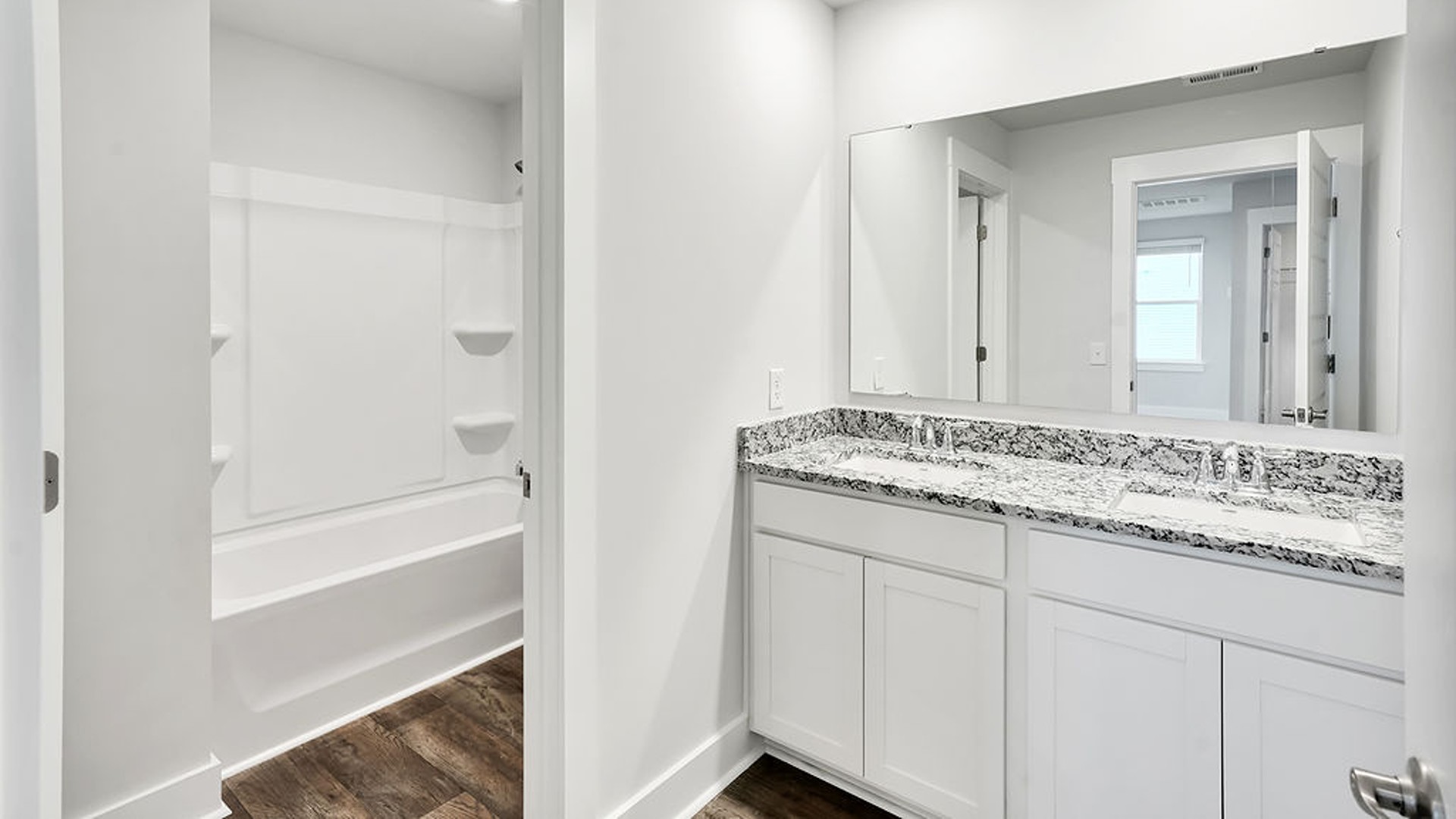 Upstairs you will find 3 bedrooms, 1 full bath, a nice size loft and the laundry room. In every bedroom you’ll have carpeted floors and a closet in each room.