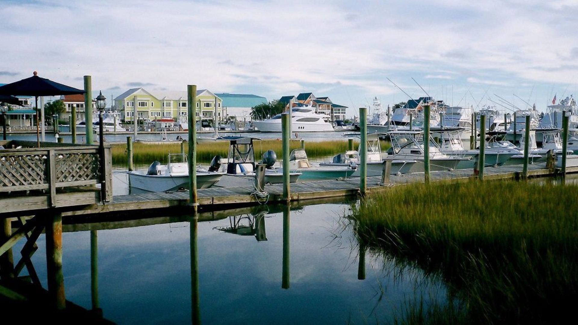 Discover white sand and sparkling water along the beach and the Intracoastal Waterway just begging for watersports activities, swimming, sunbathing, beachcombing, fishing and surfing. Named one of the last best American beach towns, Wrightsville Beach is known for its clean, spacious beach and picturesque setting. Strolling about the village-like town offers scenic views no matter whether you are oceanfront, harbor side or at a marina. It’s a place so magical the sun both rises and sets over the water. Generations have visited this beach destination voted North Carolina’s best beach.