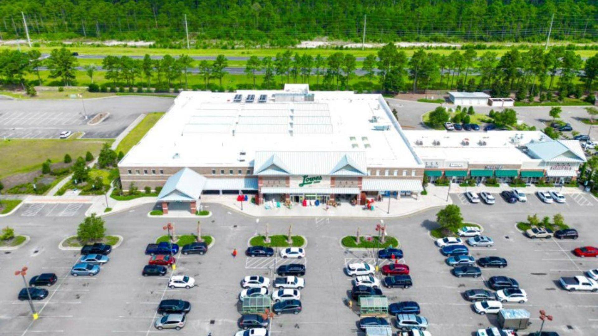 ocated just south of Wilmington with easy access to I-140 & Hwy. 17, you'll love the short commute to all the areas recreation and attractions. Love shopping and dining? You'll find all the popular shops and local eateries just a short drive to the heart of Leland & downtown Wilmington.