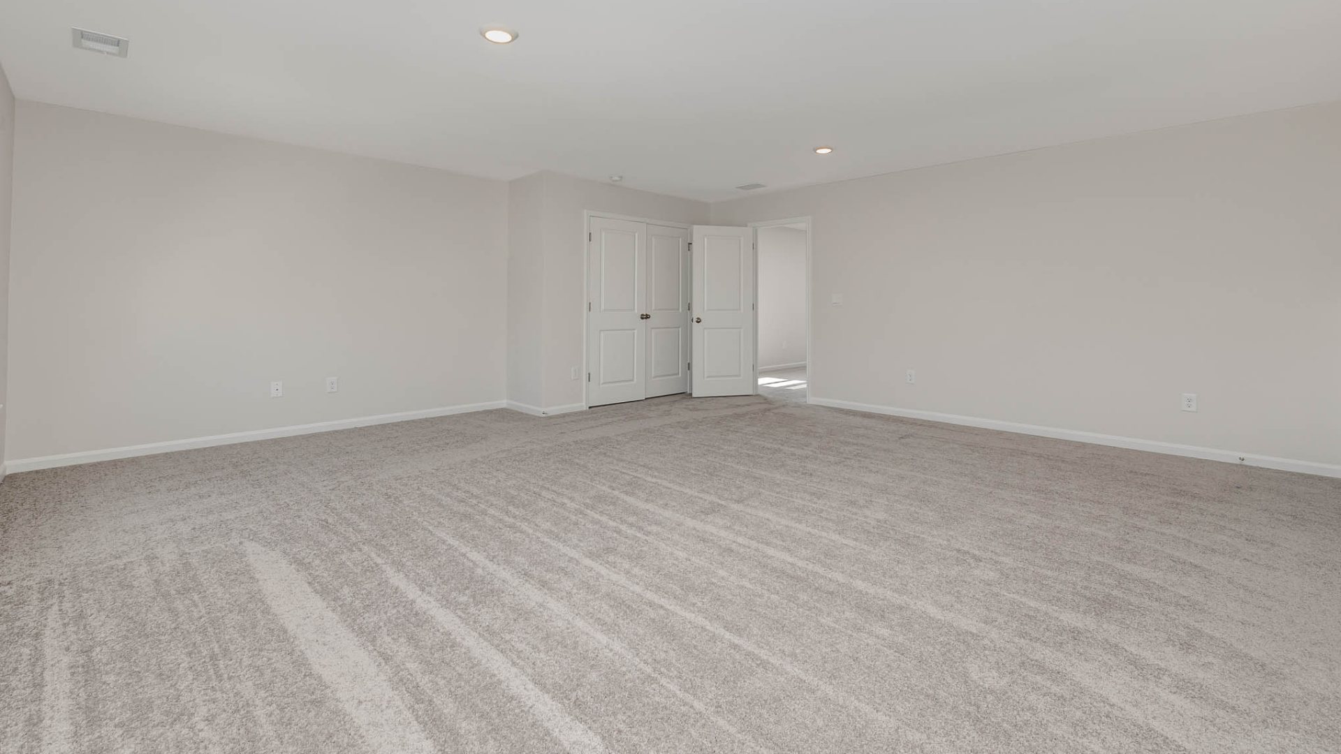 New Homes in Leland NC. The Wren is a two-story floorplan with ample living space featuring an open concept first floor with a large island overlooking the dining area and family room. The primary bedroom suite and laundry room are conveniently located on the first floor, as well.