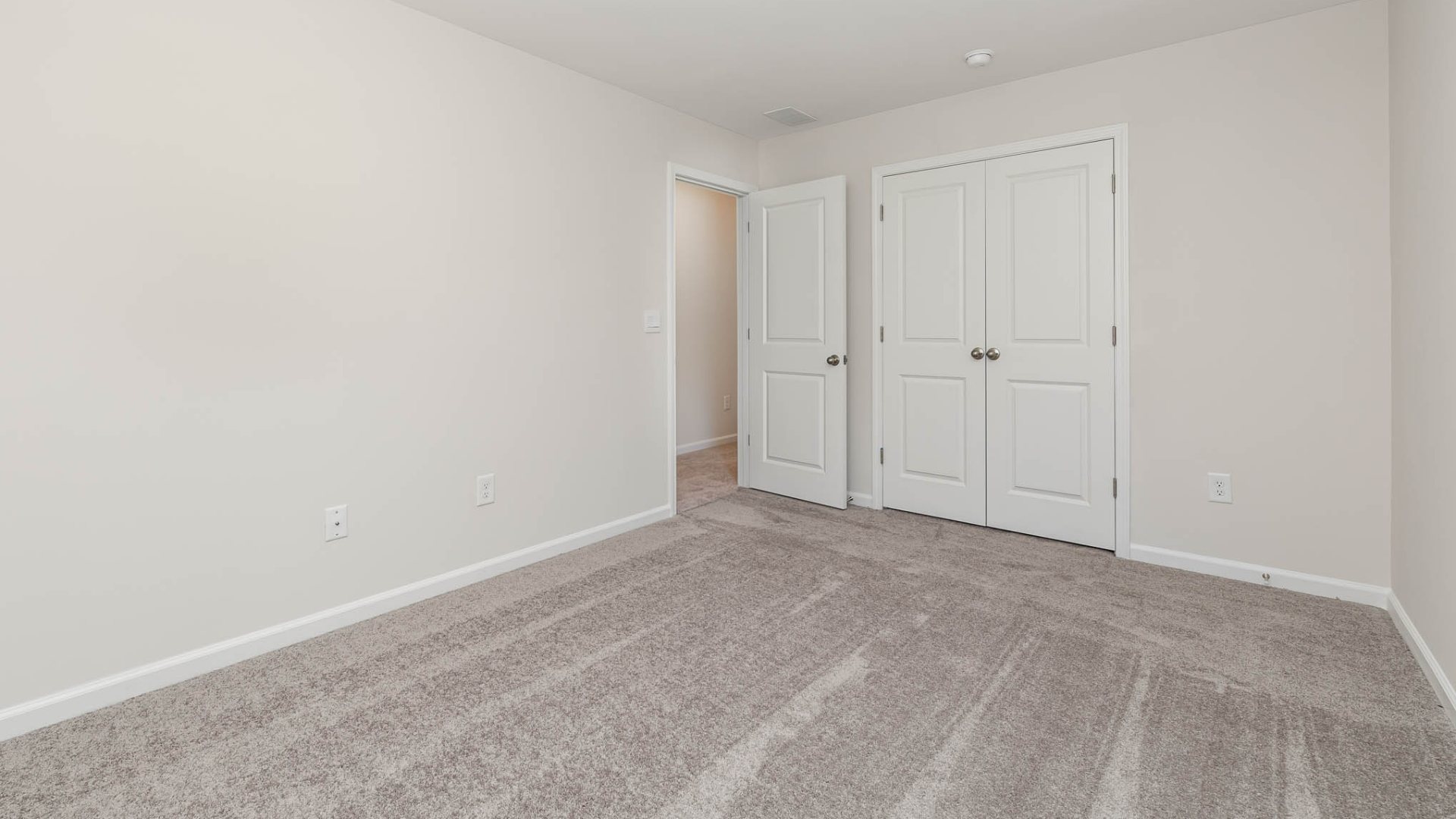 New Homes in Leland NC. The Wren is a two-story floorplan with ample living space featuring an open concept first floor with a large island overlooking the dining area and family room. The primary bedroom suite and laundry room are conveniently located on the first floor, as well.