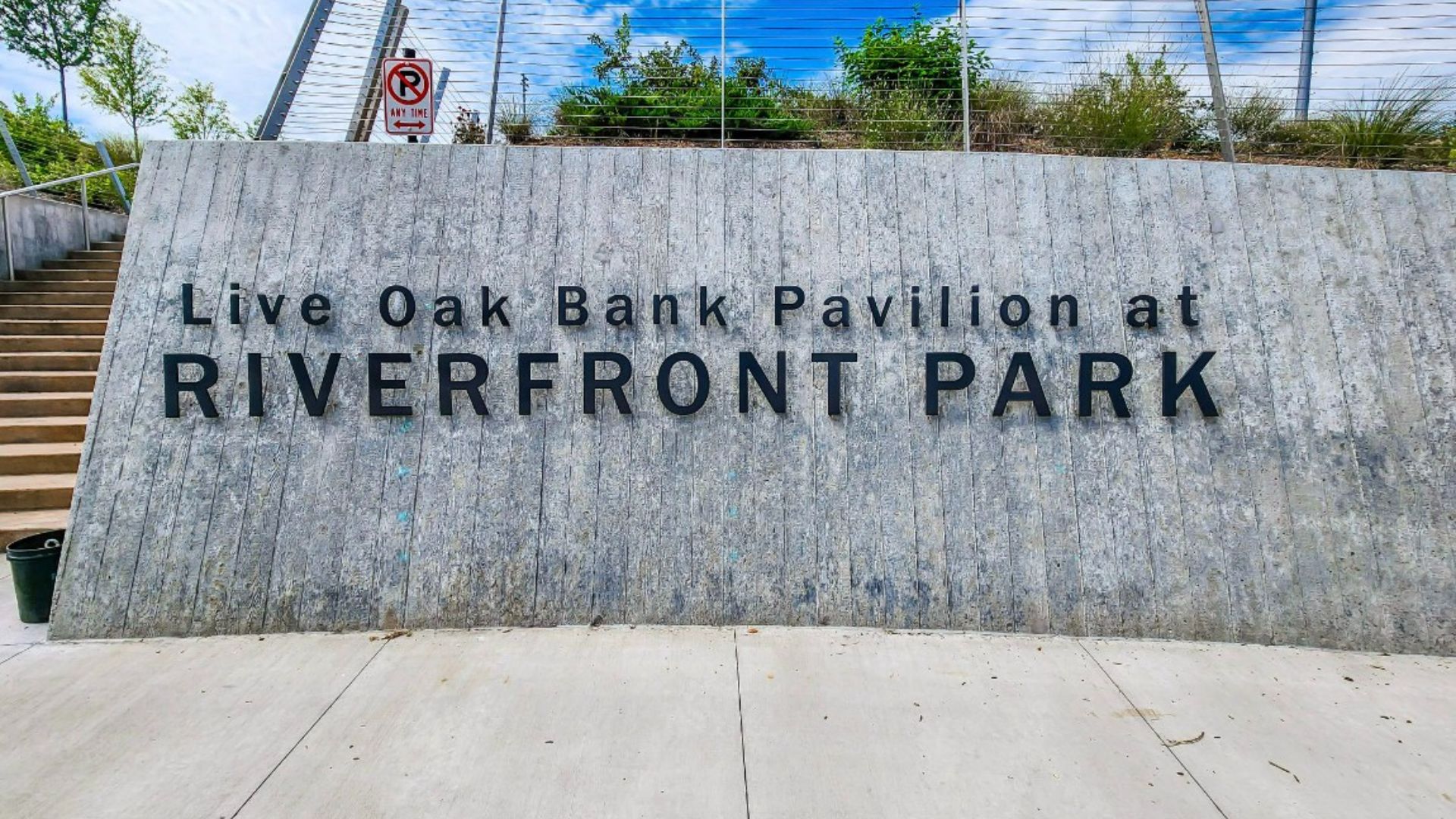 Wilmington is a port city in North Carolina. It’s known as a gateway to Cape Fear Coast beaches like Wrightsville, with its strong surf, and Carolina, with its long boardwalk. Part of downtown’s Historic District, the Riverwalk is lined with restaurants, galleries and shops. It runs along the Cape Fear River, where the Battleship North Carolina is moored.