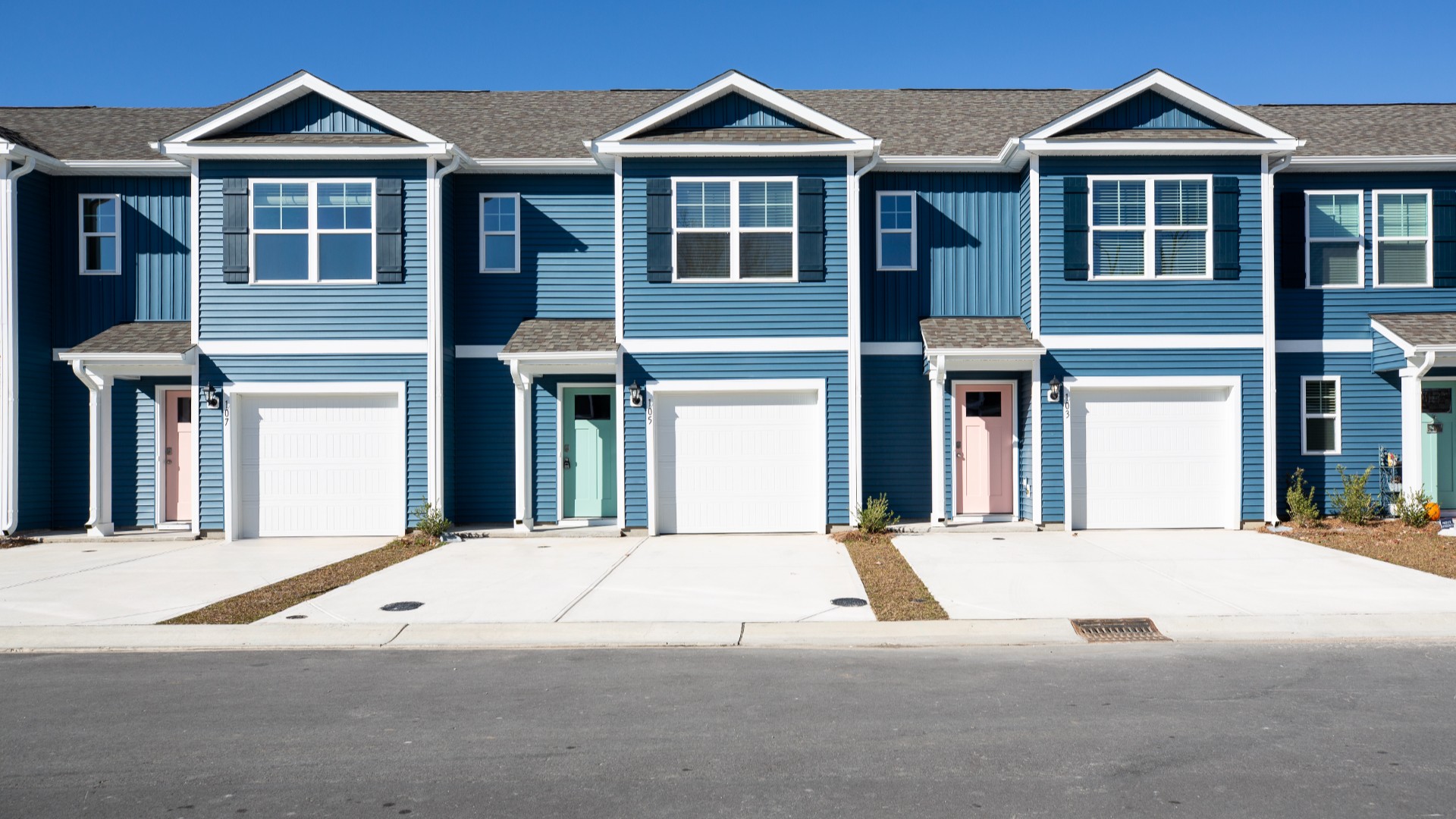 The Pearson floor plan is a 3-bedroom, 2.5-bath, 1,418 sq ft gem that combines modern convenience with style and charm. This unit is in a 4-unit building.