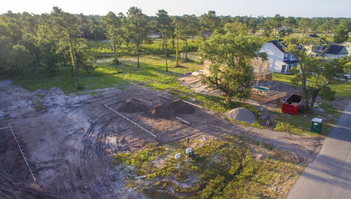 Located approximately 5 miles from Topsail Beach, 10 minutes from the gates of Camp Lejeune and MARSOC, and within an hour's drive of Wilmington and New Bern