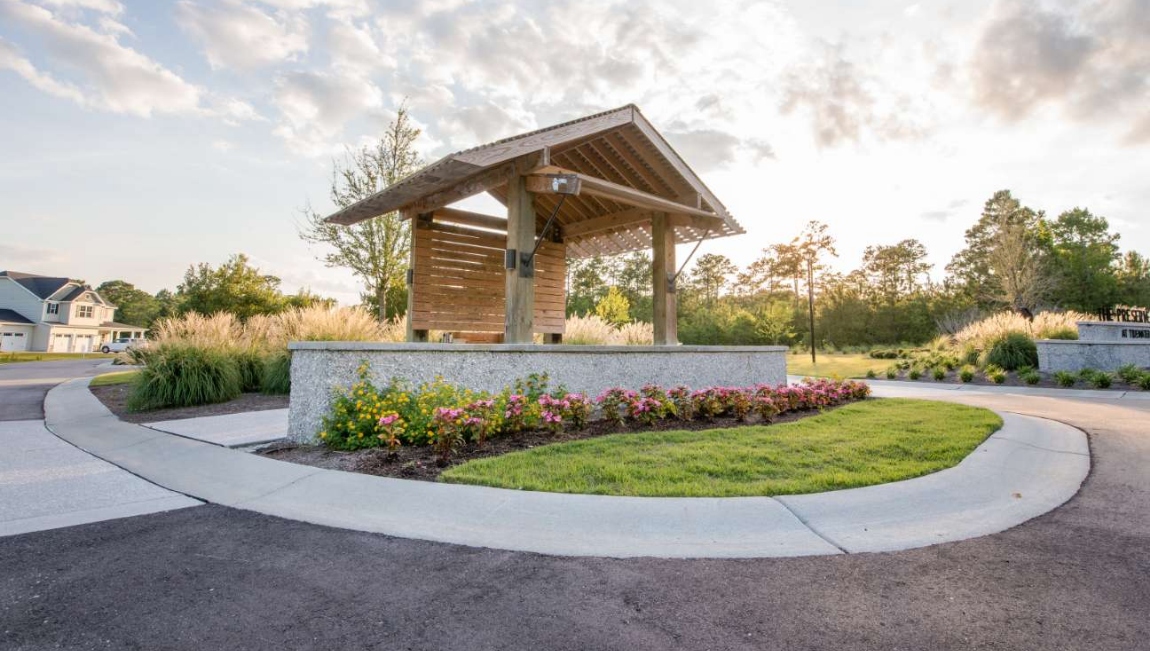 Located approximately 5 miles from Topsail Beach, 10 minutes from the gates of Camp Lejeune and MARSOC, and within an hour's drive of Wilmington and New Bern