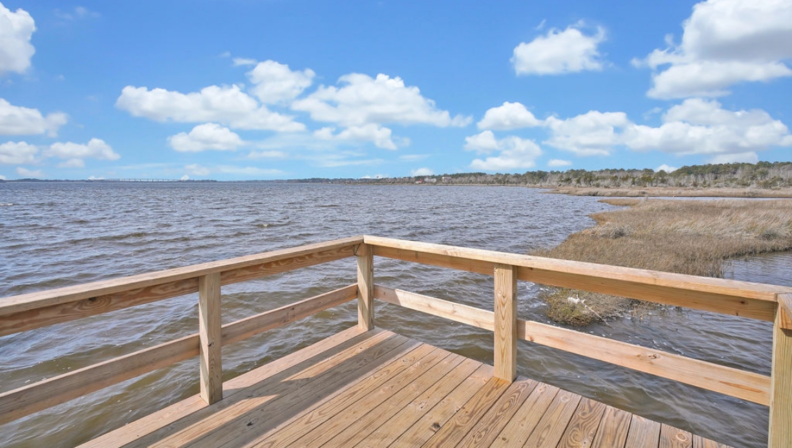 Residents will feel like they're on vacation when they splash in the elegant neighborhood swimming pool, lounge on the spacious sundeck and prepare a delicious meal in the outdoor grilling kitchen.