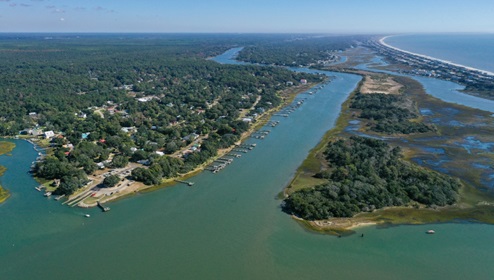 Boaters can reach Sunset Harbor Boat Ramp in just 6 minutes. Golfers have access to numerous world-class courses and resorts. Beach lovers are in for a treat with quick drives to the finest beaches in Brunswick County like Oak Island, Holden Beach, and Ocean Isle in North Carolina, as well as Cherry Grove and North Myrtle Beach in South Carolina.