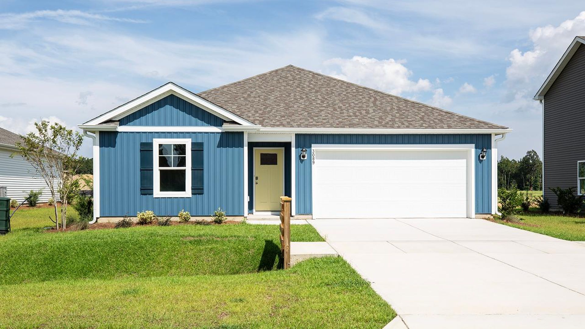 The Kerry floor plan offers 3 bedrooms, 2 baths, 1,476 sq ft of open living space and a 2-car garage. This home is located in Bolivia, NC in our Halls Creek community.