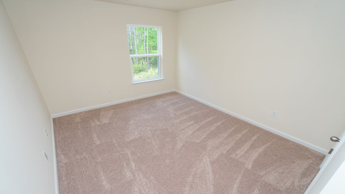 There are 3 additional bedrooms, full bath and a laundry room finish off the 2nd floor. In every bedroom you’ll have carpeted floors and a closet in each room.