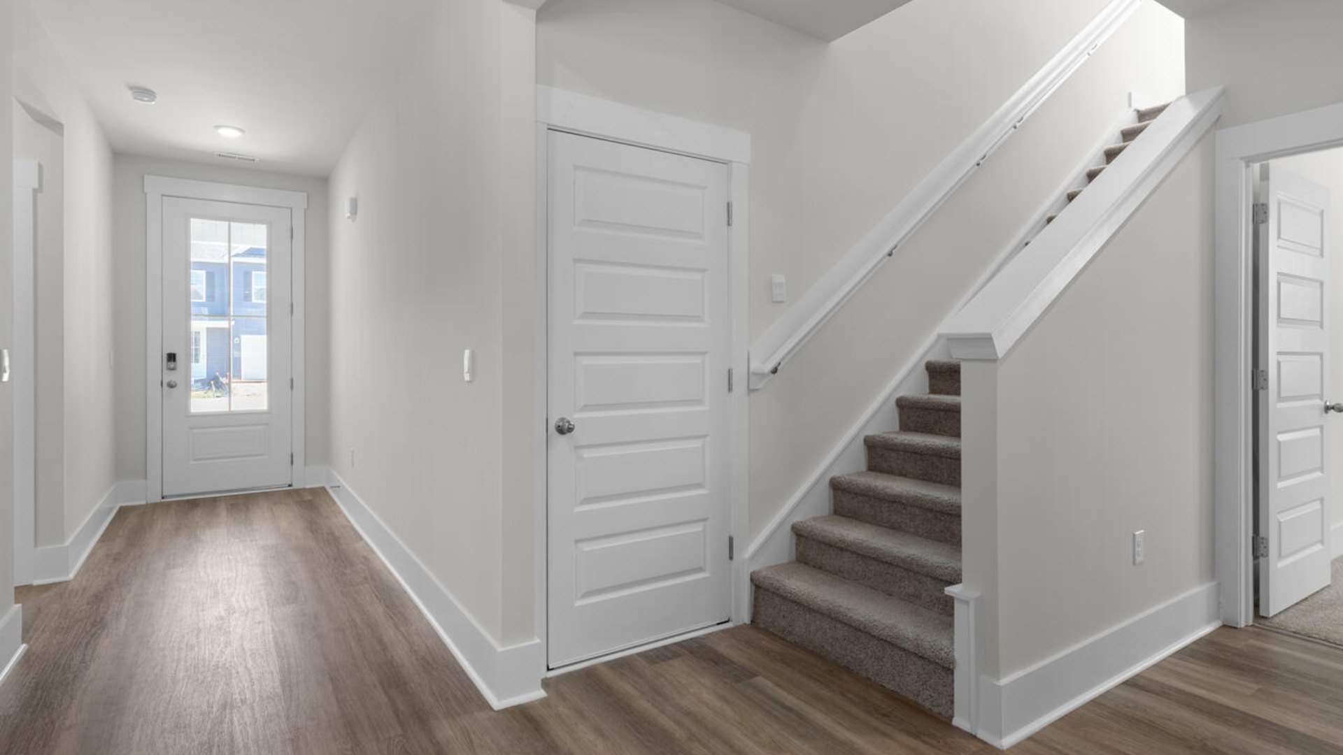 The Darby Plan in Rolling Hill, located in Bolivia, North Carolina, is a beautiful home and offers 2,671 sq ft with 3 bedrooms, a study, 2 full baths on the main level, an additional 4th bedroom and 1 full bath on the second leve