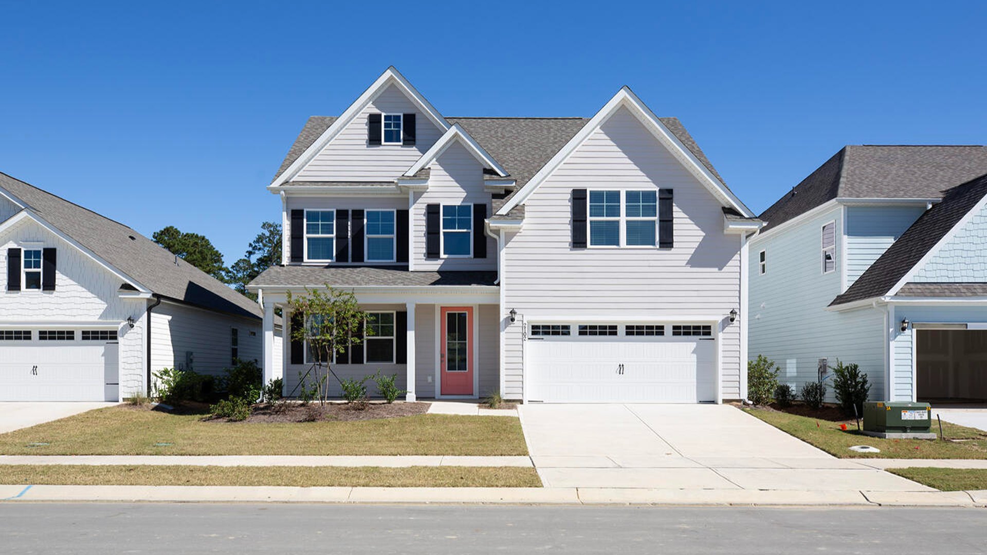 The Forrester is one of our two-story floorplans featured in our Grayson Park community in Leland, North Carolina. Inside this 4 bedroom, 3 bathroom home, you’ll find 2,643 square feet of comfortable living.
