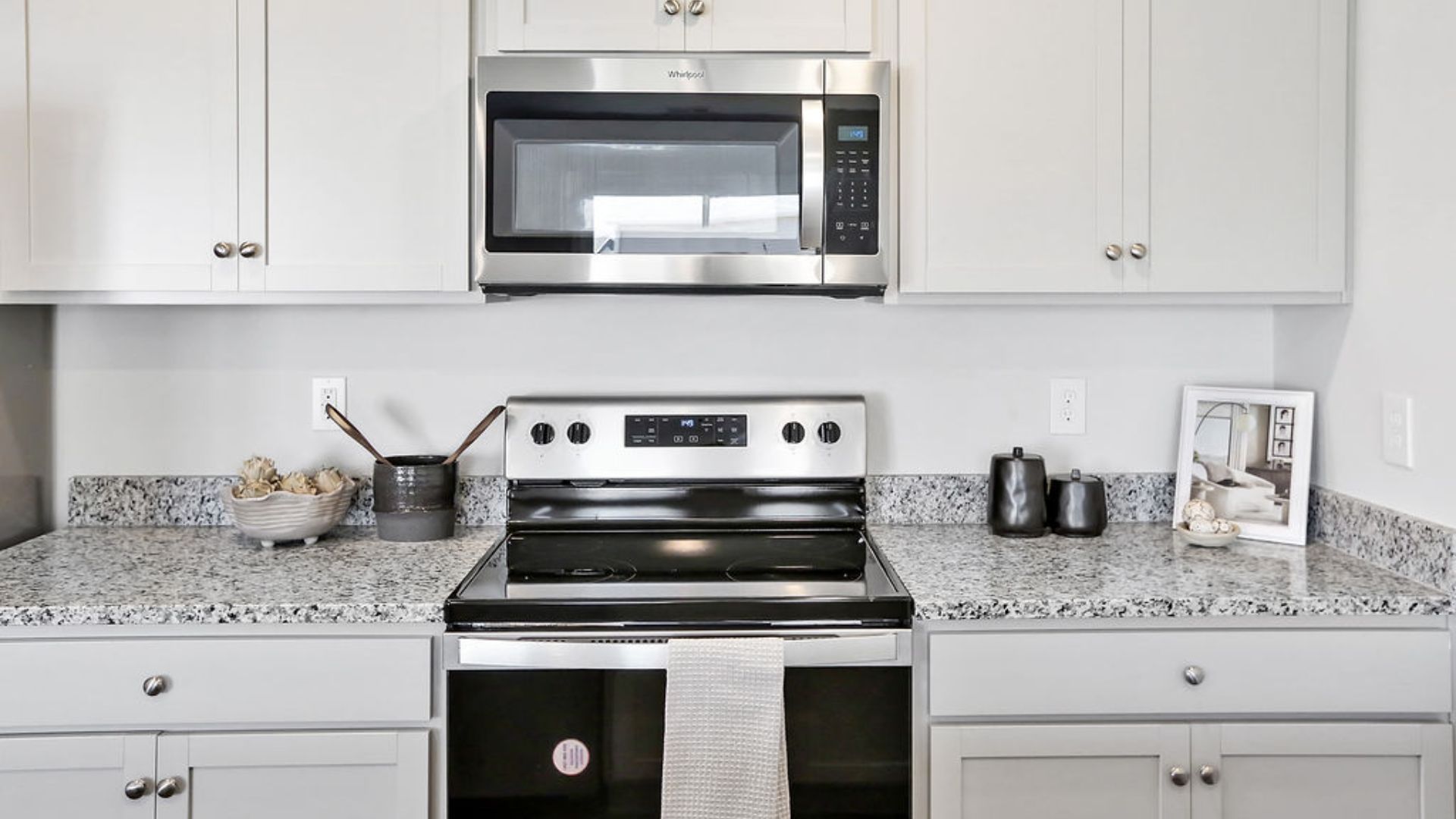 New Homes in Leland NC. Townhomes. Grayson Park. Welcome to the Mitchell! A two-story townhome with 4 bedrooms, 2.5 Baths, and 1 car garage in a prime location