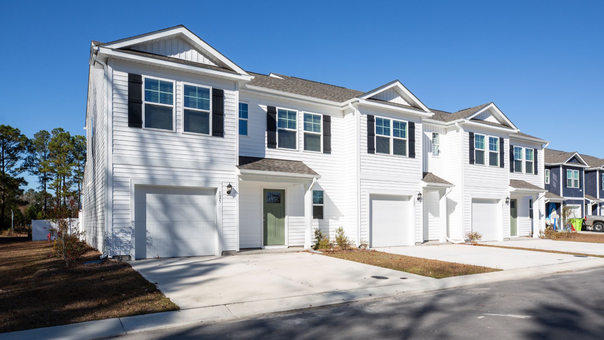 ntroducing the Norman floor plan—a thoughtfully designed 4-bedroom, 2.5-bathroom end unit townhome that seamlessly blends comfort and modern living.
