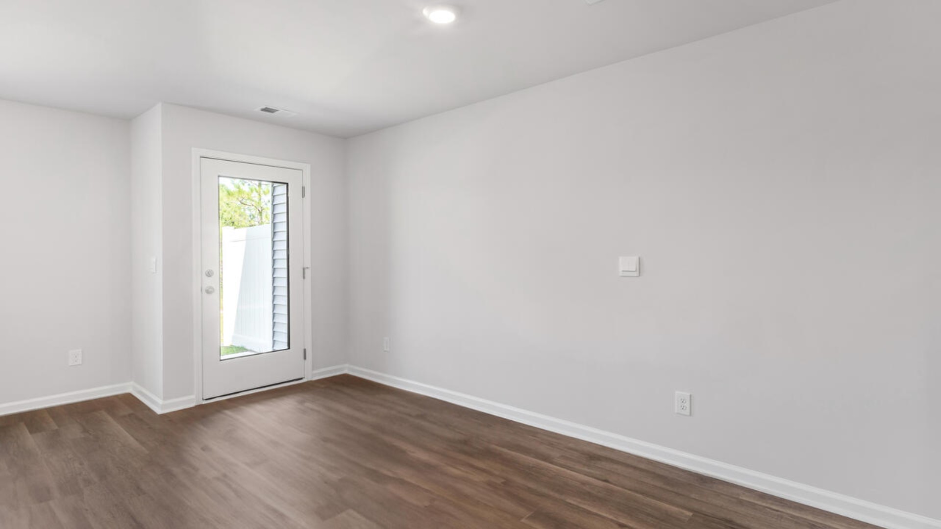 The open concept living design allows an easy flow to the kitchen, dining room and living room.