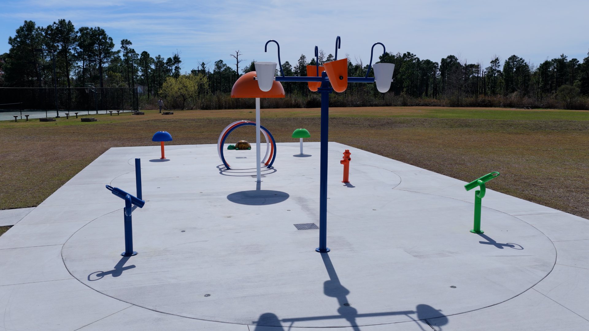 Homeowners have access to a range of amenities such as a well-equipped clubhouse, a fitness room, a spacious competition swimming pool, splashpad, a kiddie pool, a hot tub, a sports court, a playground, and picturesque nature trails for walking.