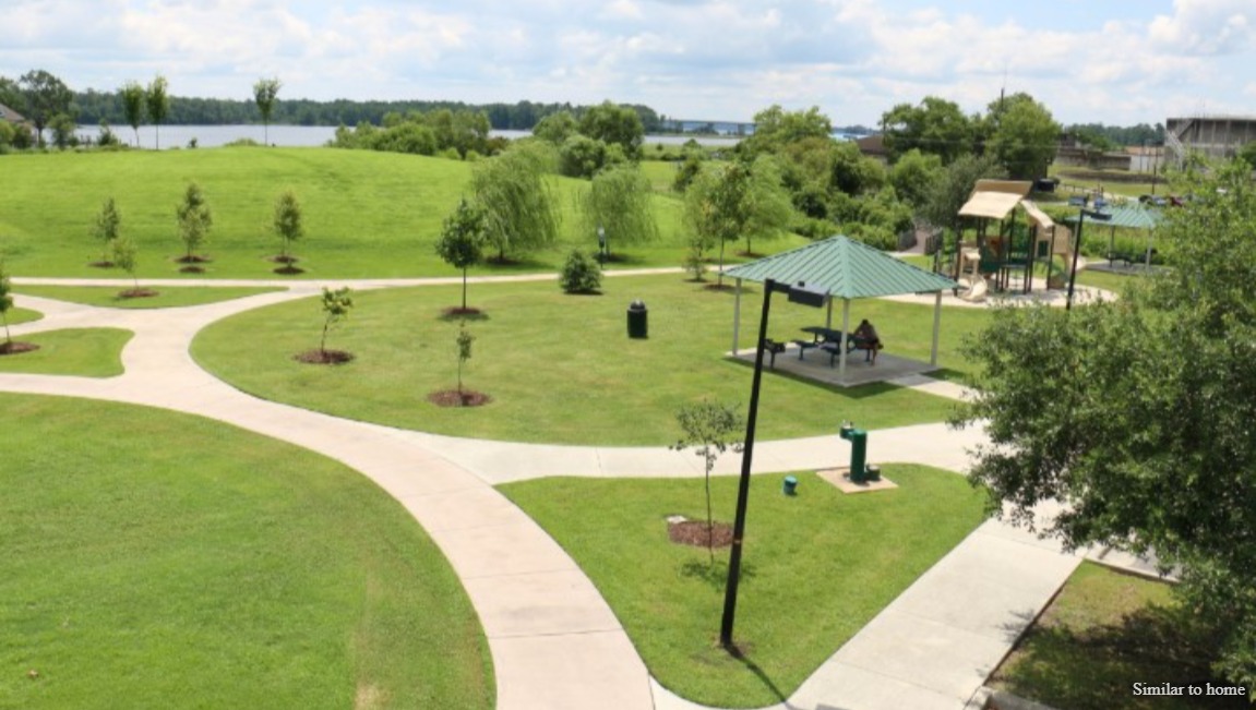 Merchant Point is within minutes of beautiful North Carolina beaches, shopping, banks, churches, public golf courses and much more, all surrounded by the natural beauty that has been so well preserved.  Jacksonville, North Carolina offers lots to do: Food, soft adventure, and more. Experience the many restaurants and chain offerings you won't find in other cities of this size. Tour our one-of-a-kind national military memorials, get on the water, soak up the beach and shop in Swansboro.