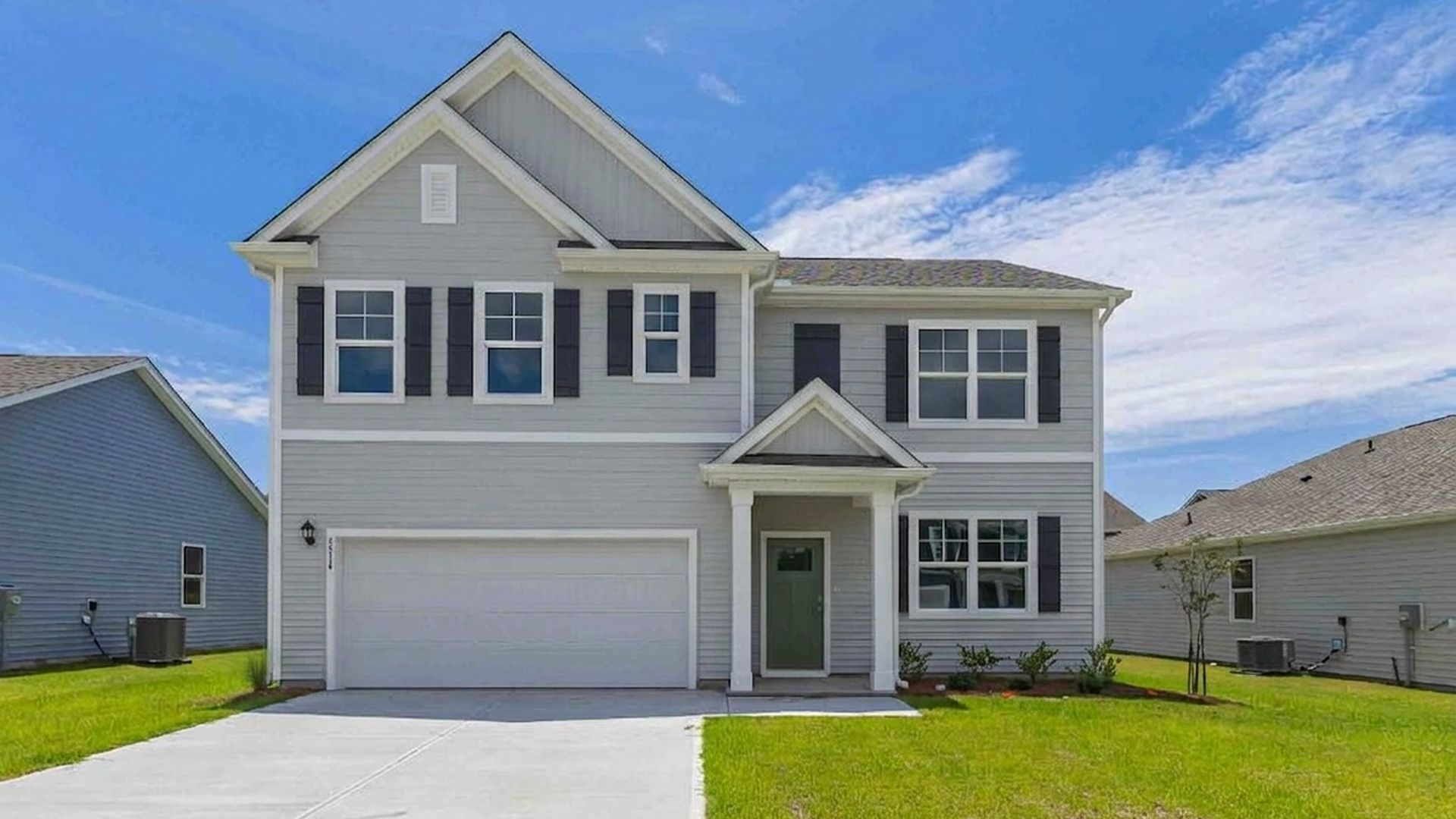 The Hayden offers 2,511 square feet with 5 bedrooms, 3 full bathrooms, 2-car garage and is one of our two-story floorplans featured in Brookside in Richlands, North Carolina. With 3 modern exteriors to choose from, the Hayden is sure to turn heads.