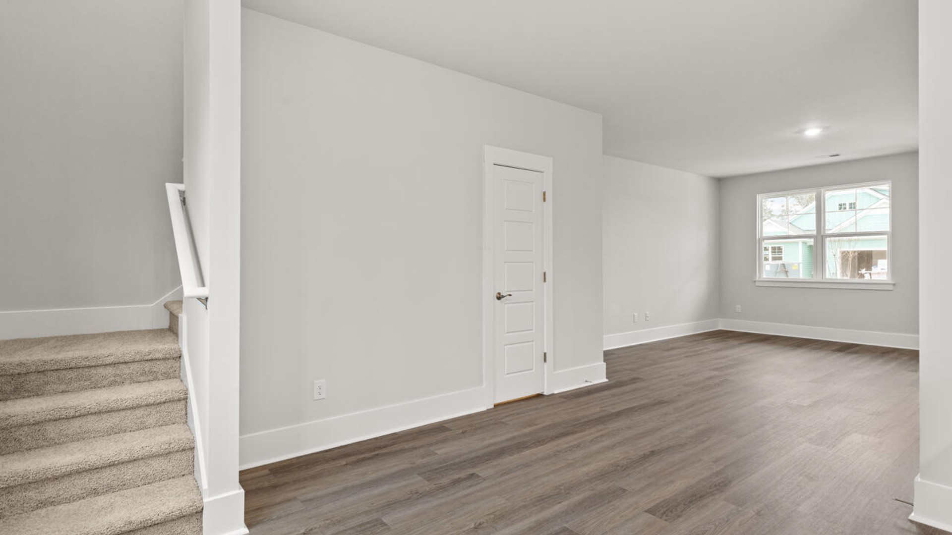 Entering the home we find a large family room and dining area that's perfect for entertaining. The heart of the home is the kitchen features granite counters, stainless-steel appliances and a large peninsula island with room for 4 counter height barstools.