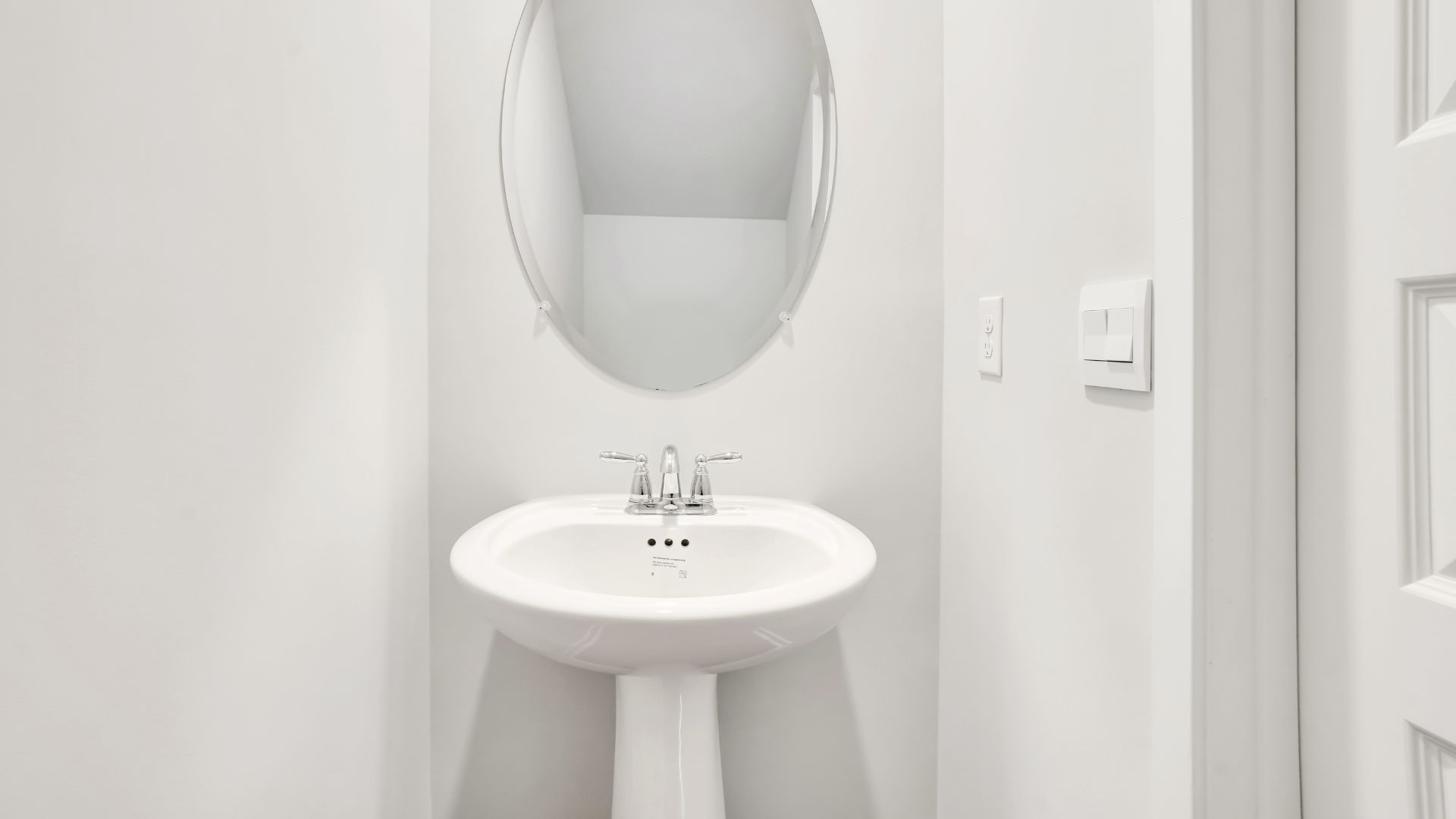 The Brandon is an adorable 2 story home with 3-bedrooms, 2.5-bathrooms and a 1-car garage and 1,597 sq ft of living space. This is a great home for a first-time owner or even a move-up buyer!