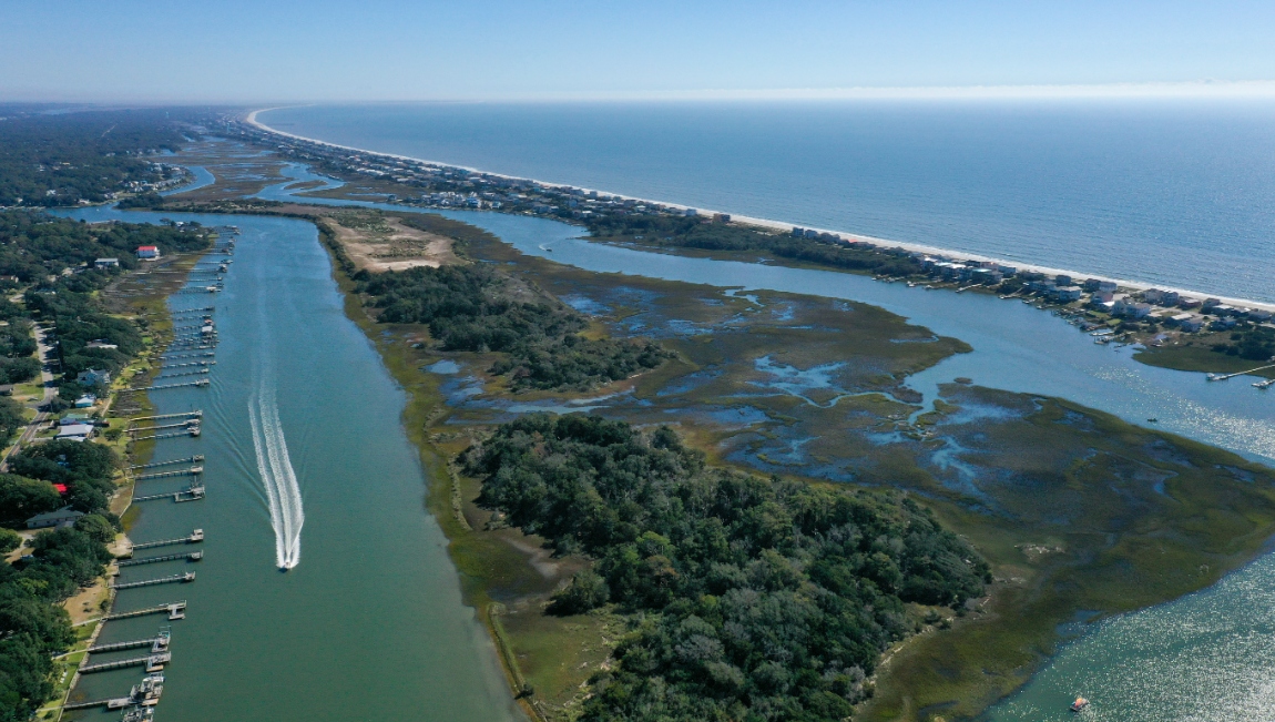 Situated in the heart of South Brunswick County, this rapidly expanding area lies just south of Wilmington, drawing people who appreciate a rural small-town vibe. Renowned for its stunning beaches, the region is a haven for water sports enthusiasts. Boaters can reach Sunset Harbor Boat Ramp in just 6 minutes. Golfers have access to numerous world-class courses and resorts. Beach lovers are in for a treat with quick drives to the finest beaches in Brunswick County like Oak Island, Holden Beach, and Ocean Isle in North Carolina, as well as Cherry Grove and North Myrtle Beach in South Carolina. Nearby Southport boasts a variety of retail and dining options, both big brands and local favorites. Homeowners will enjoy community amenities that include a pool, firepit, pavilion with fitness room.