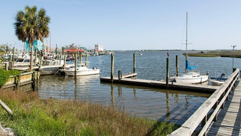 Boaters can reach Sunset Harbor Boat Ramp in just 6 minutes. Golfers have access to numerous world-class courses and resorts. Beach lovers are in for a treat with quick drives to the finest beaches in Brunswick County like Oak Island, Holden Beach, and Ocean Isle in North Carolina