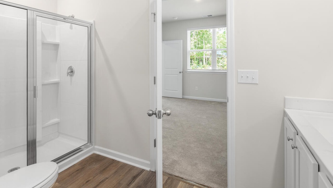 Main bathroom walk in shower