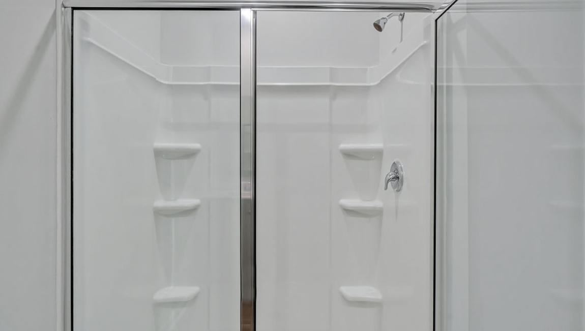 Main bathroom with walk in shower