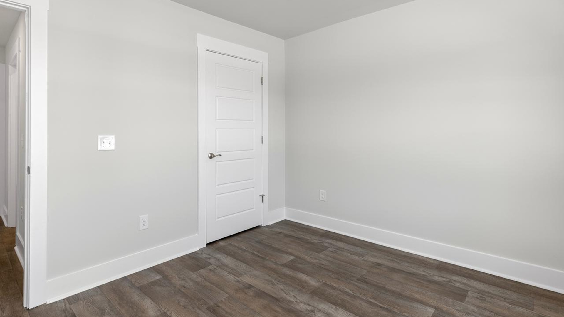 In addition, there are another 2 bedrooms and full bath. In every bedroom you’ll have vinyl flooring and a closet in each room. Whether these rooms become bedrooms, office spaces, or other bonus rooms, there is sure to be comfort.