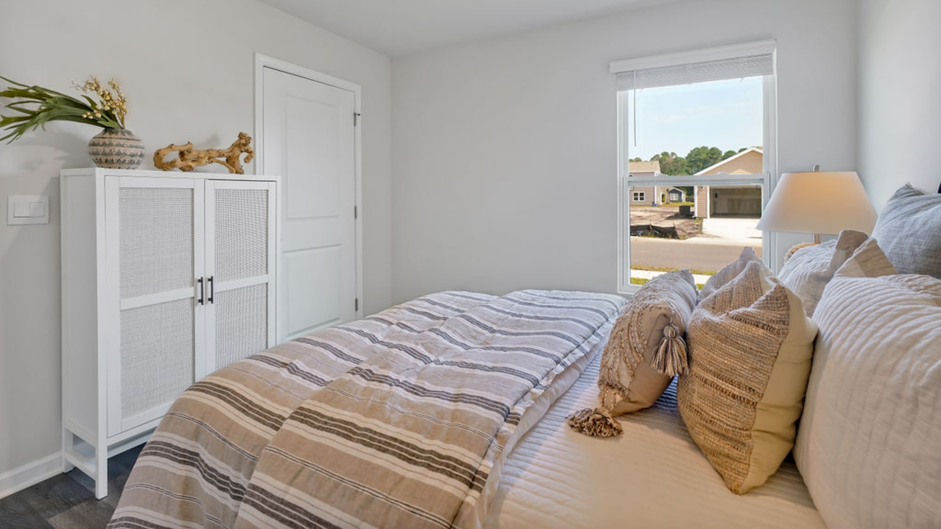 . In addition, there are another 2 bedrooms and full bath. In every bedroom you’ll have vinyl flooring and a closet in each room. Whether these rooms become bedrooms, office spaces, or other bonus rooms, there is sure to be comfort.