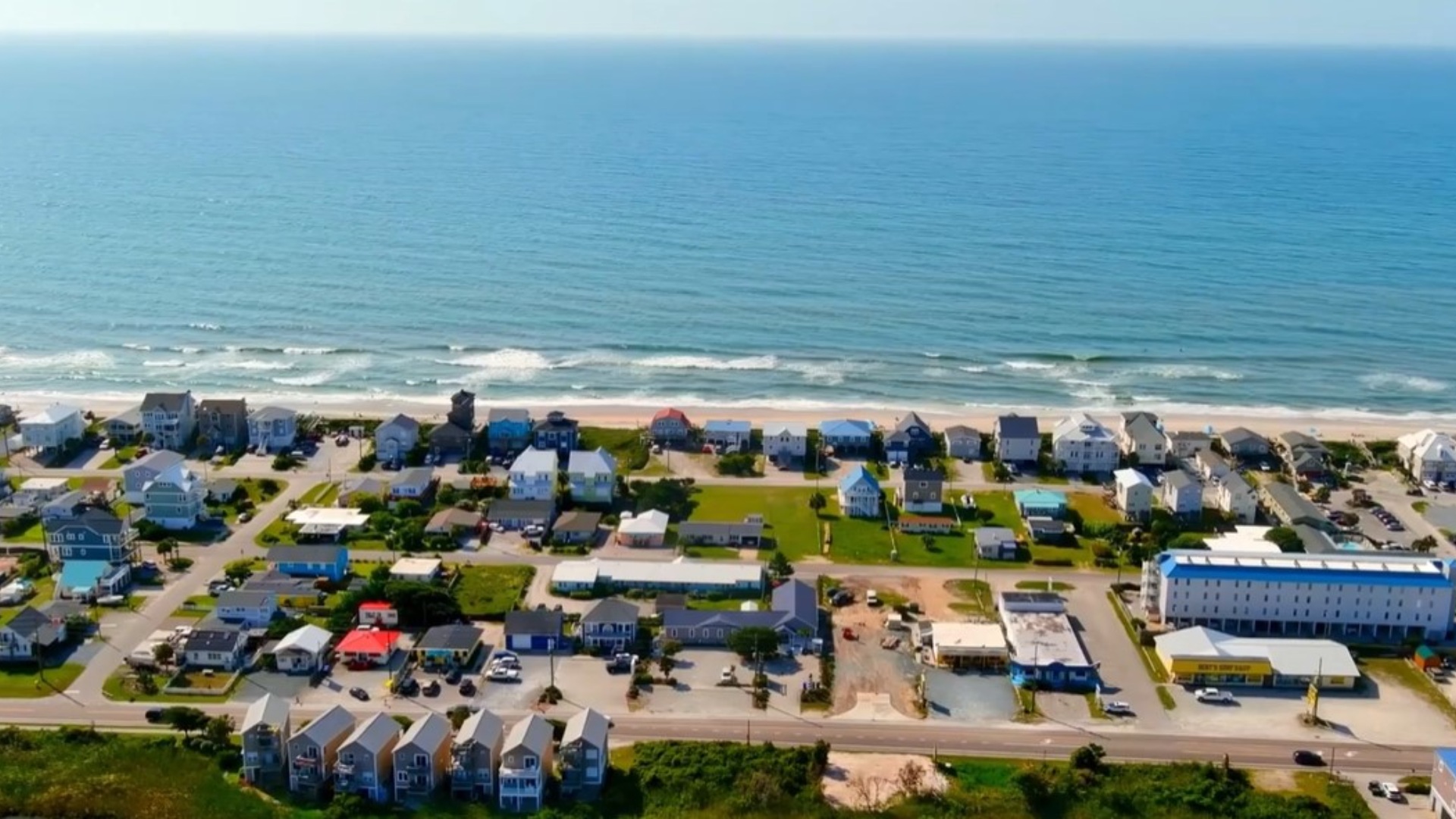 Waterside is an easy drive to Wilmington and Marine Corps Base Camp Lejeune and all of the conveniences are nearby. Homeowners enjoy the community amenities that include a large swimming pool, pavilion with fitness room, firepit, sand volleyball, tot lot, sport court and walking trails.
