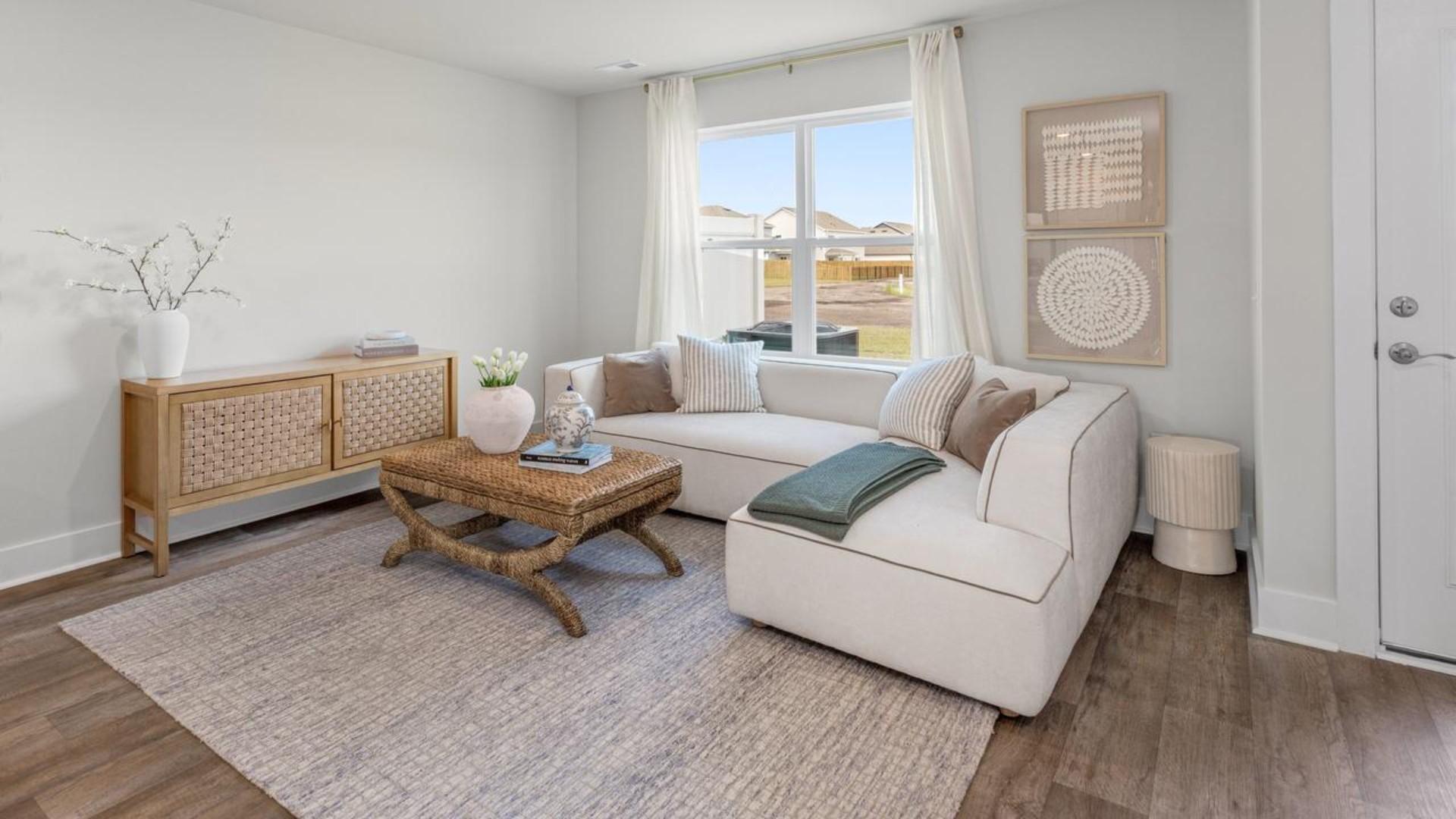 The Pearson floor plan is a 3-bedroom, 2.5-bath, 1,418 sq ft of living space, located in our Sidbury Station community in Castle Hayne, North Carolina. The Pearson combines modern convenience with style and charm.