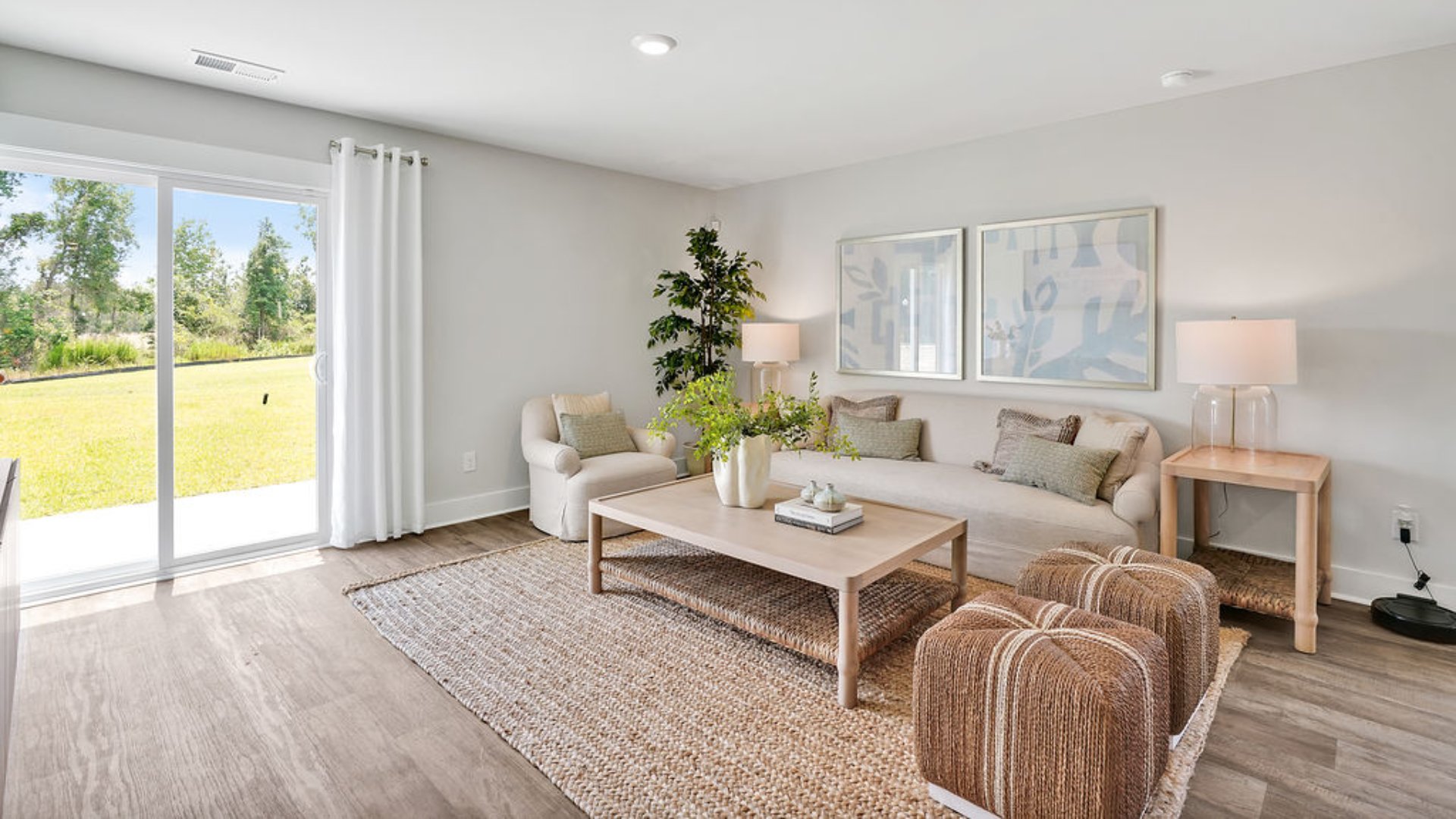 nside this 5 bedroom, 3.5 bathroom home with loft, you’ll find 2,583 square feet of comfortable living. The living area is an open concept, where your kitchen, living, and dining areas blend seamlessly into a space perfect for everyday living and entertaining.