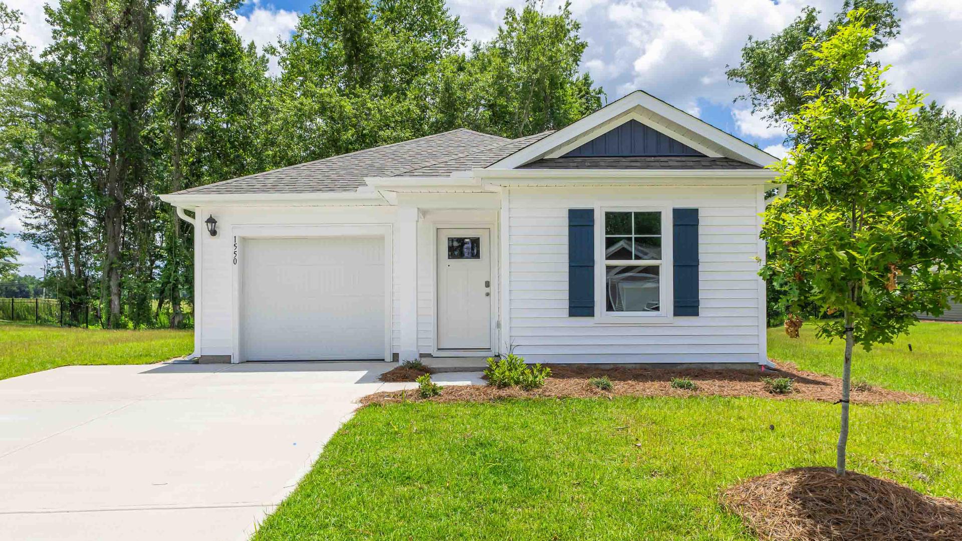 The beautiful one-story Devon cottage with 3 bedrooms, 2 full baths and 1,281 sq ft is located in Bolivia, North Carolina our Eagle Creek community.