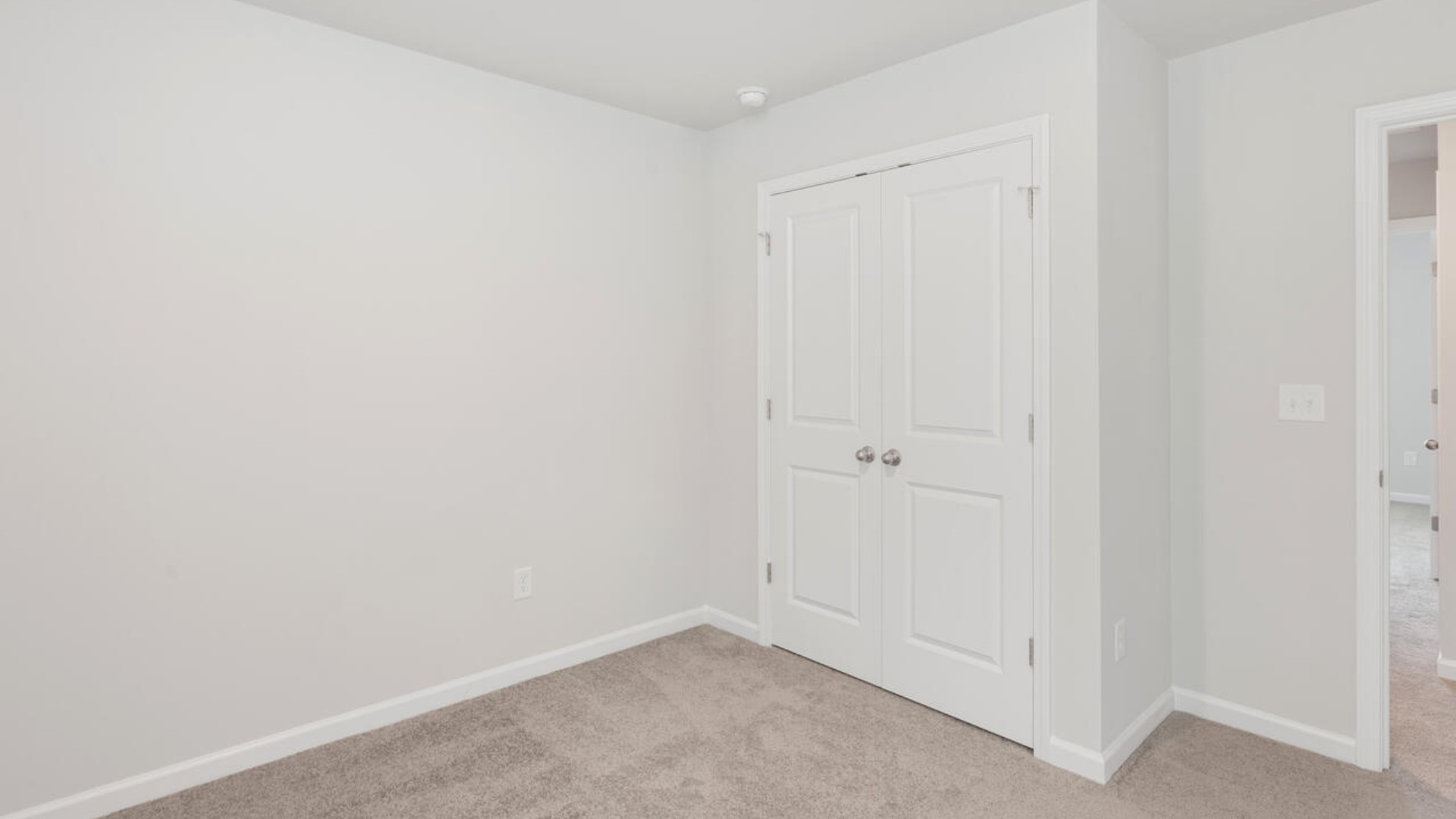 The Brandon offers an open floorplan where the great room leads into the dining room. The adjoining kitchen has a breakfast bar and pantry. Primary Suite with Deluxe Bath. Walk in closet off Primary Bath.