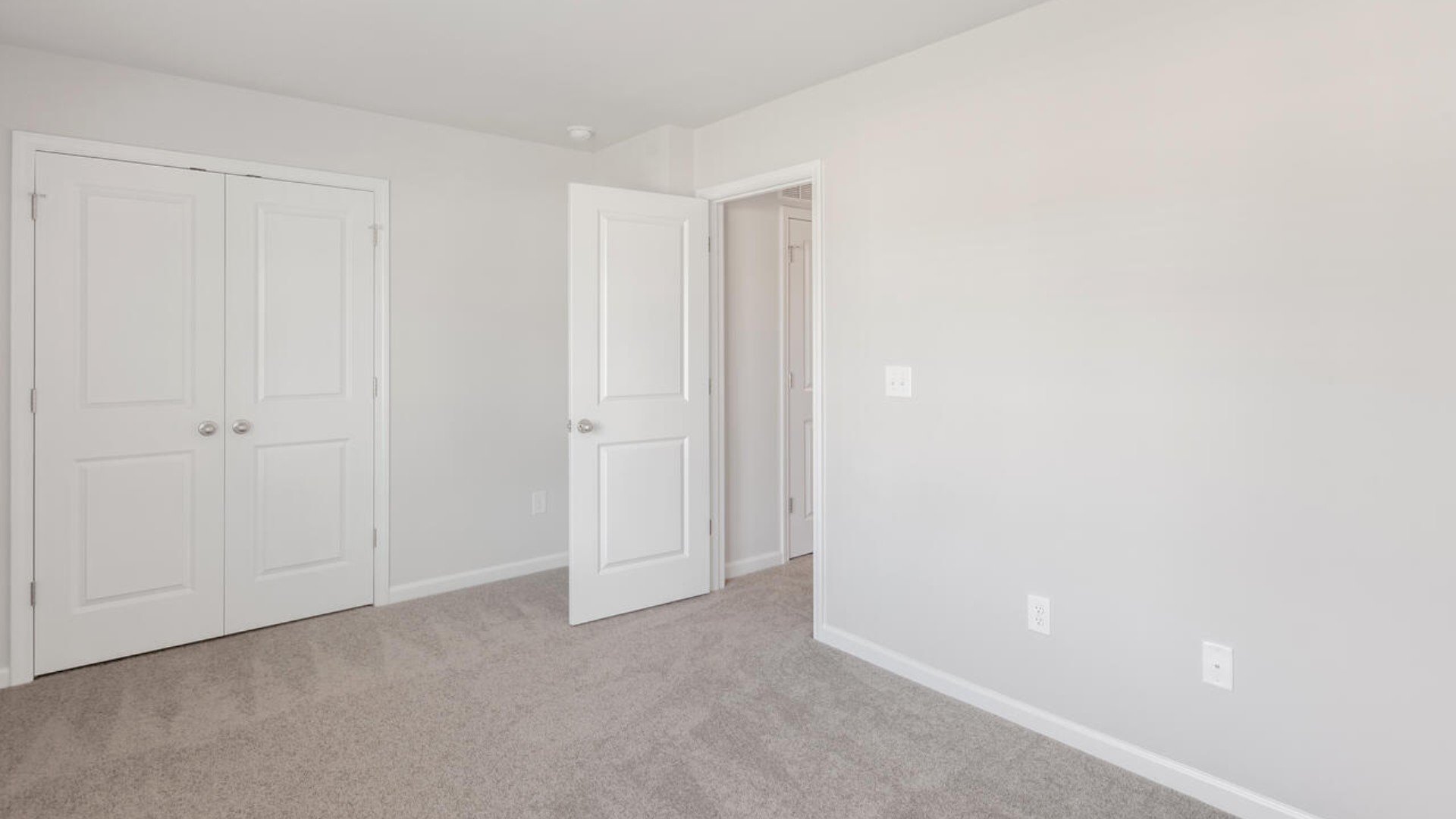 The Brandon offers an open floorplan where the great room leads into the dining room. The adjoining kitchen has a breakfast bar and pantry. Primary Suite with Deluxe Bath. Walk in closet off Primary Bath.